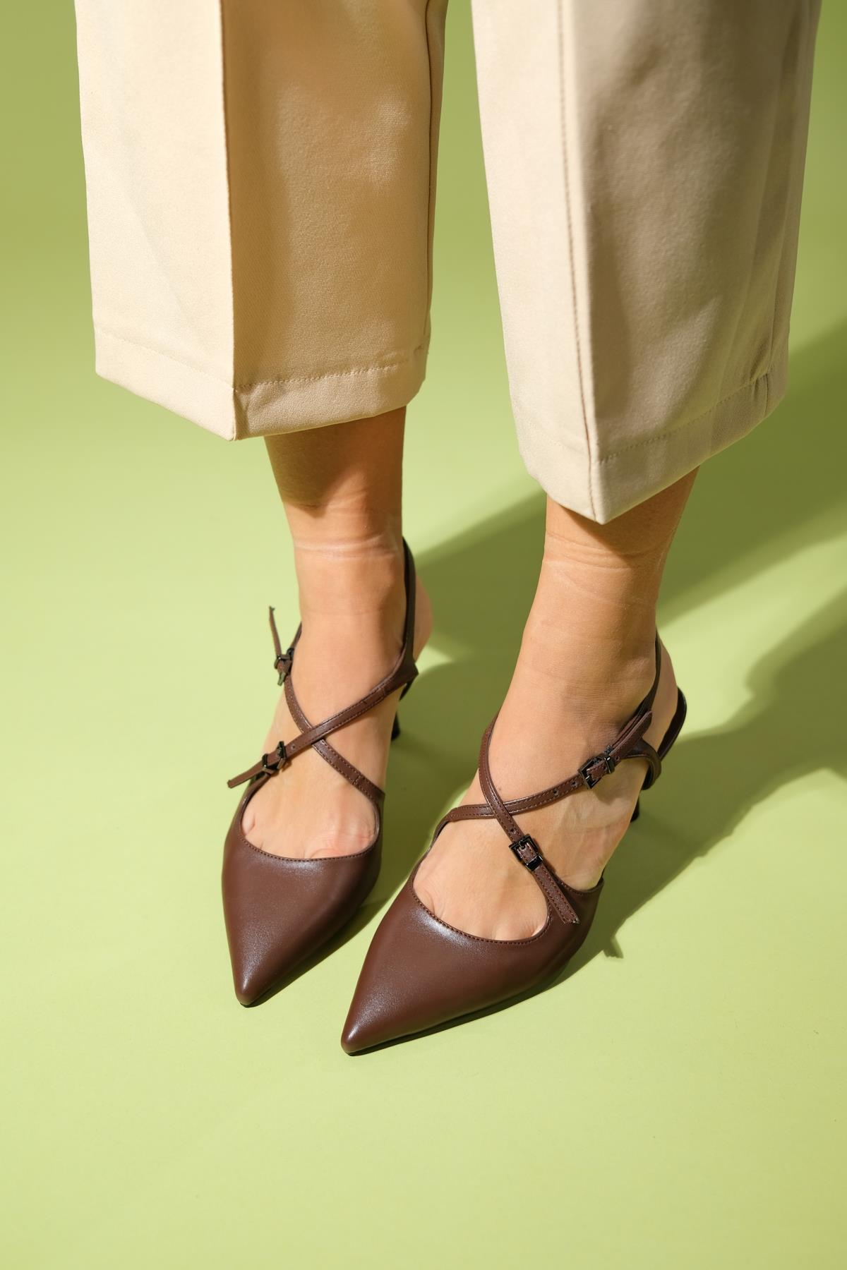 Coje - Brown Pointed Toe Stiletto Pump – side view showing leather, Vowalisse