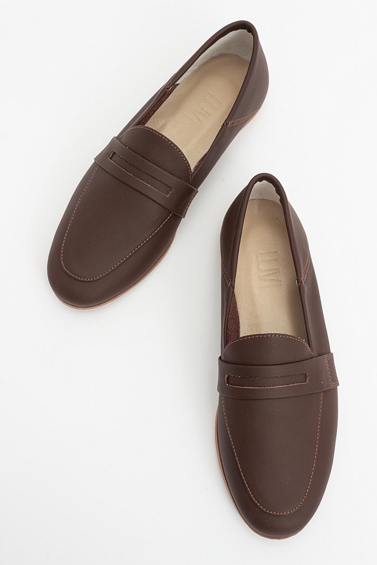 F05 - Brown Genuine Leather Loafer – side view showing leather, Vowalisse
