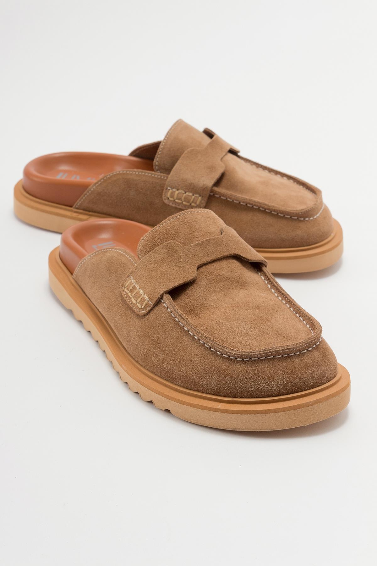 Laven - Cognac Brown Suede Leather Clogs – front three-quarter view showing leather, suede, red, Vowalisse