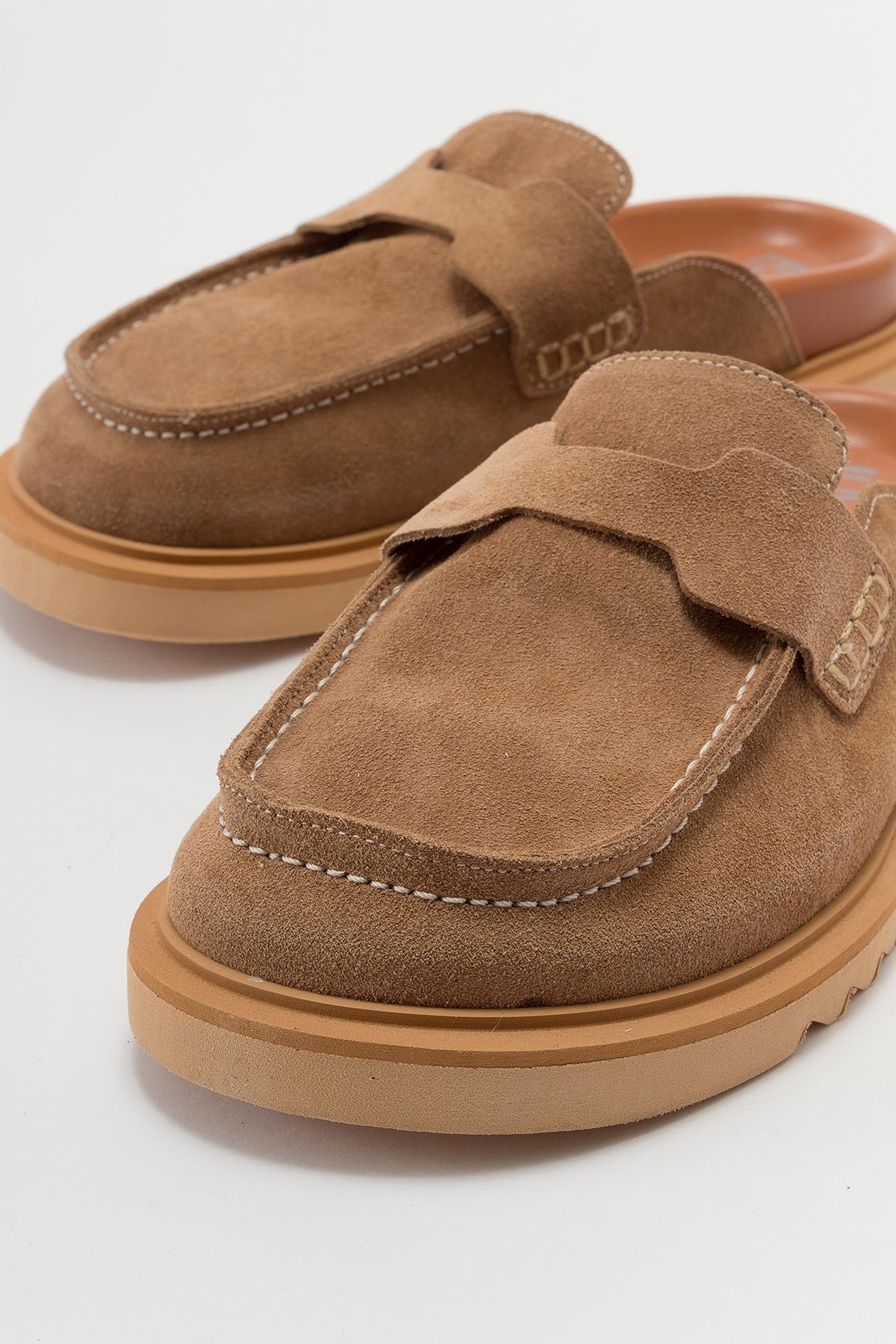 Laven - Cognac Brown Suede Leather Clogs – heel view showing leather, suede, red, Vowalisse