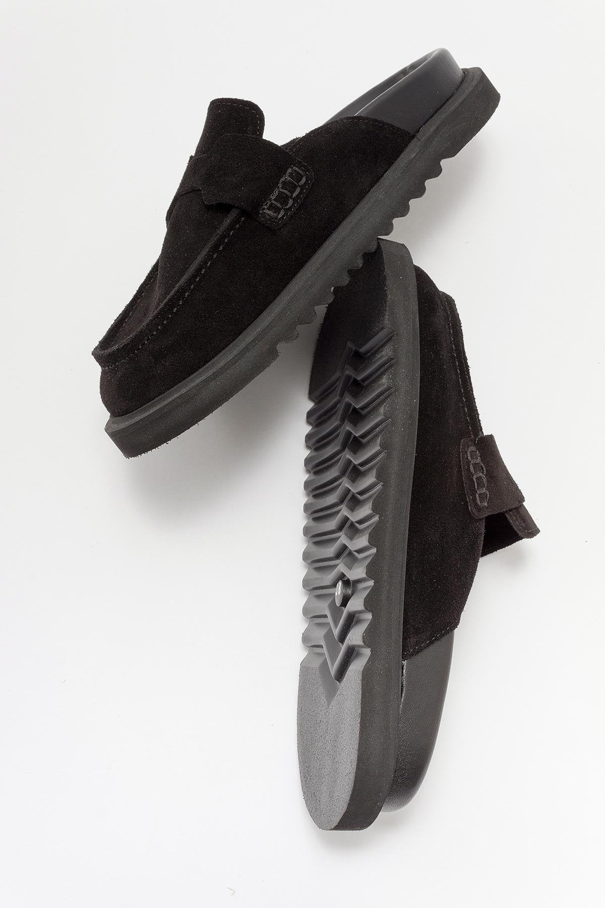 Laven - Black Suede Leather Clogs – detail view showing leather, suede, black, Vowalisse