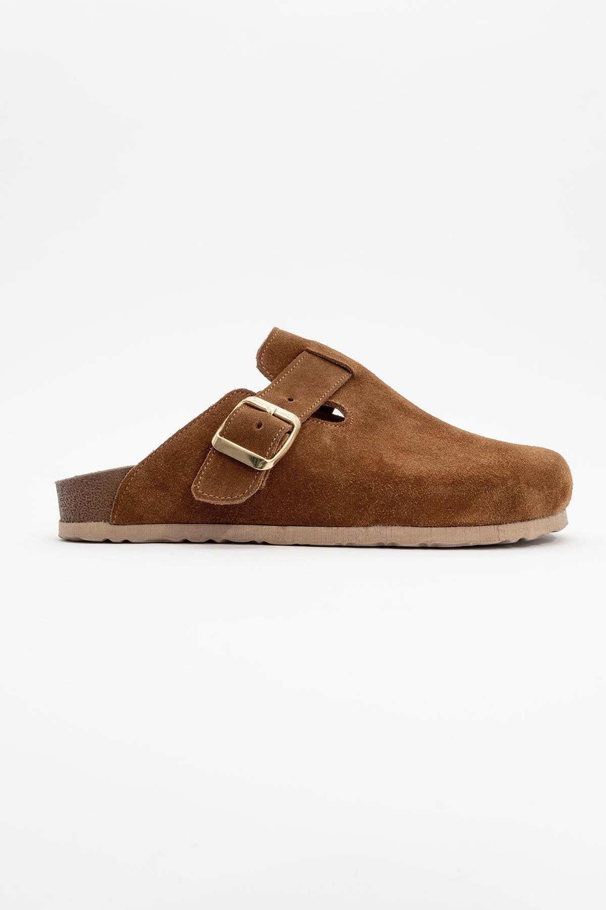 Gons - Cognac Brown Suede Leather Clogs – heel view showing leather, suede, red, Vowalisse