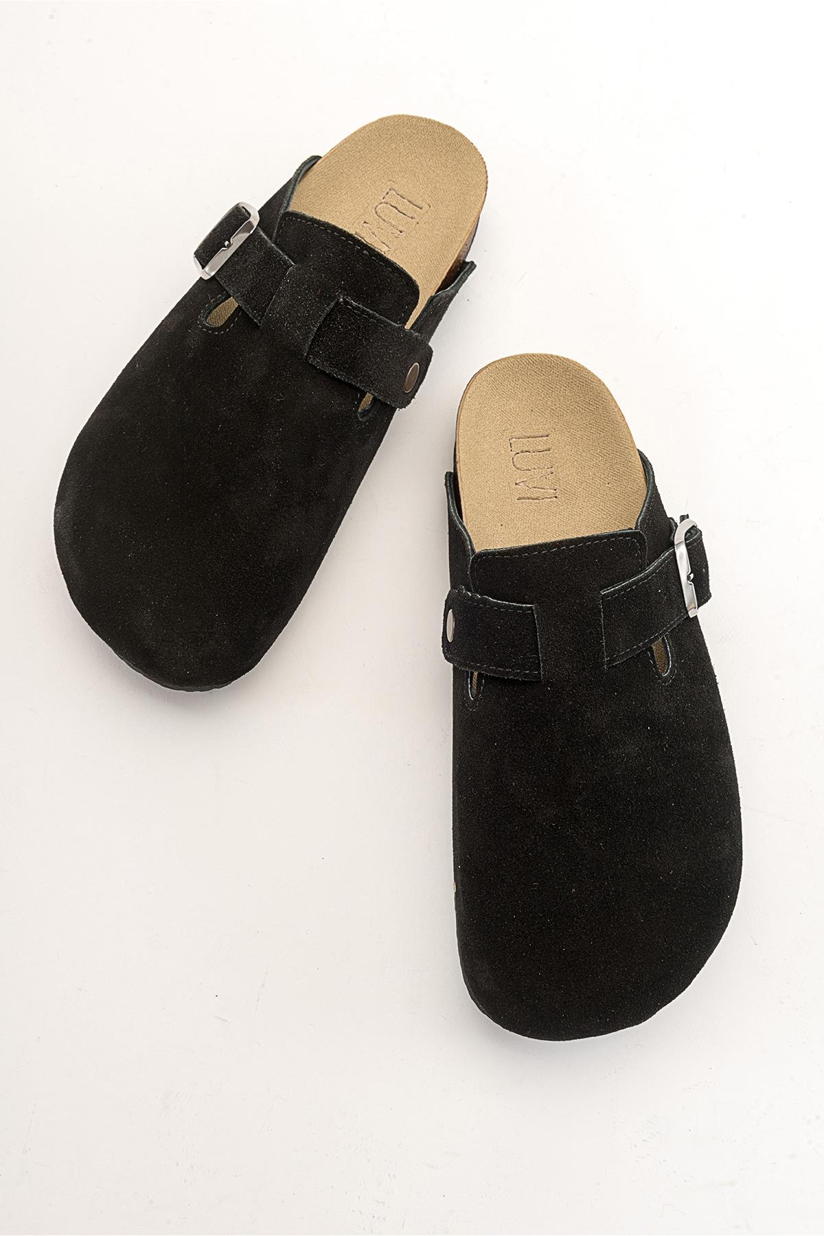 Gons - Black Suede Leather Clogs – side view showing leather, suede, black, Vowalisse