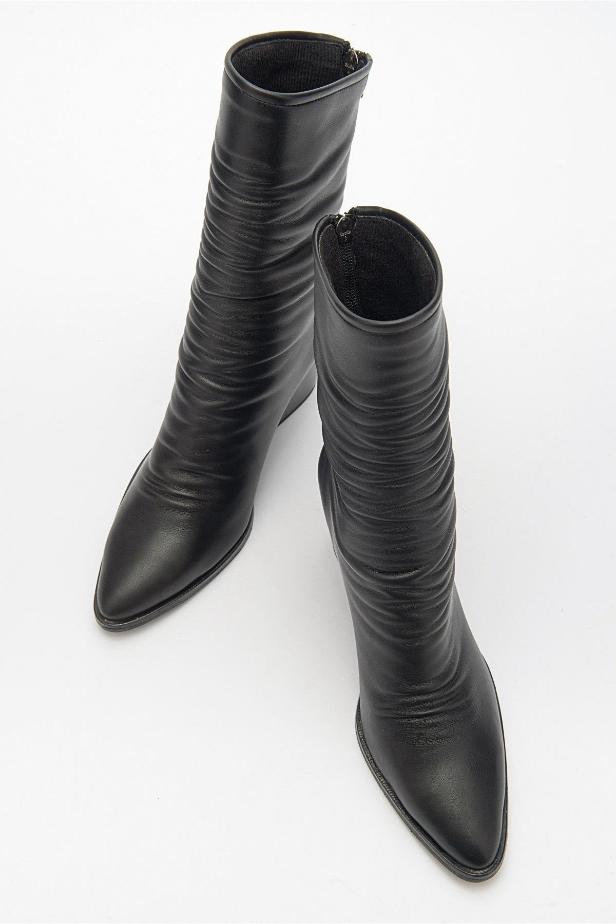 Laval - Black Boot – heel view showing leather, black, Vowalisse