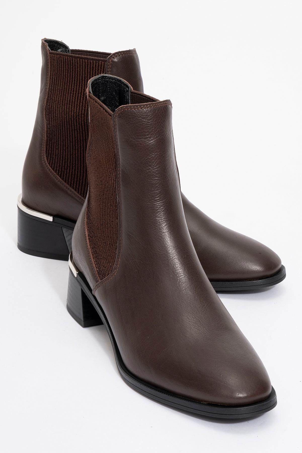 Neiva - Cognac Genuine Leather Chelsea Boot – front three-quarter view showing leather, Vowalisse