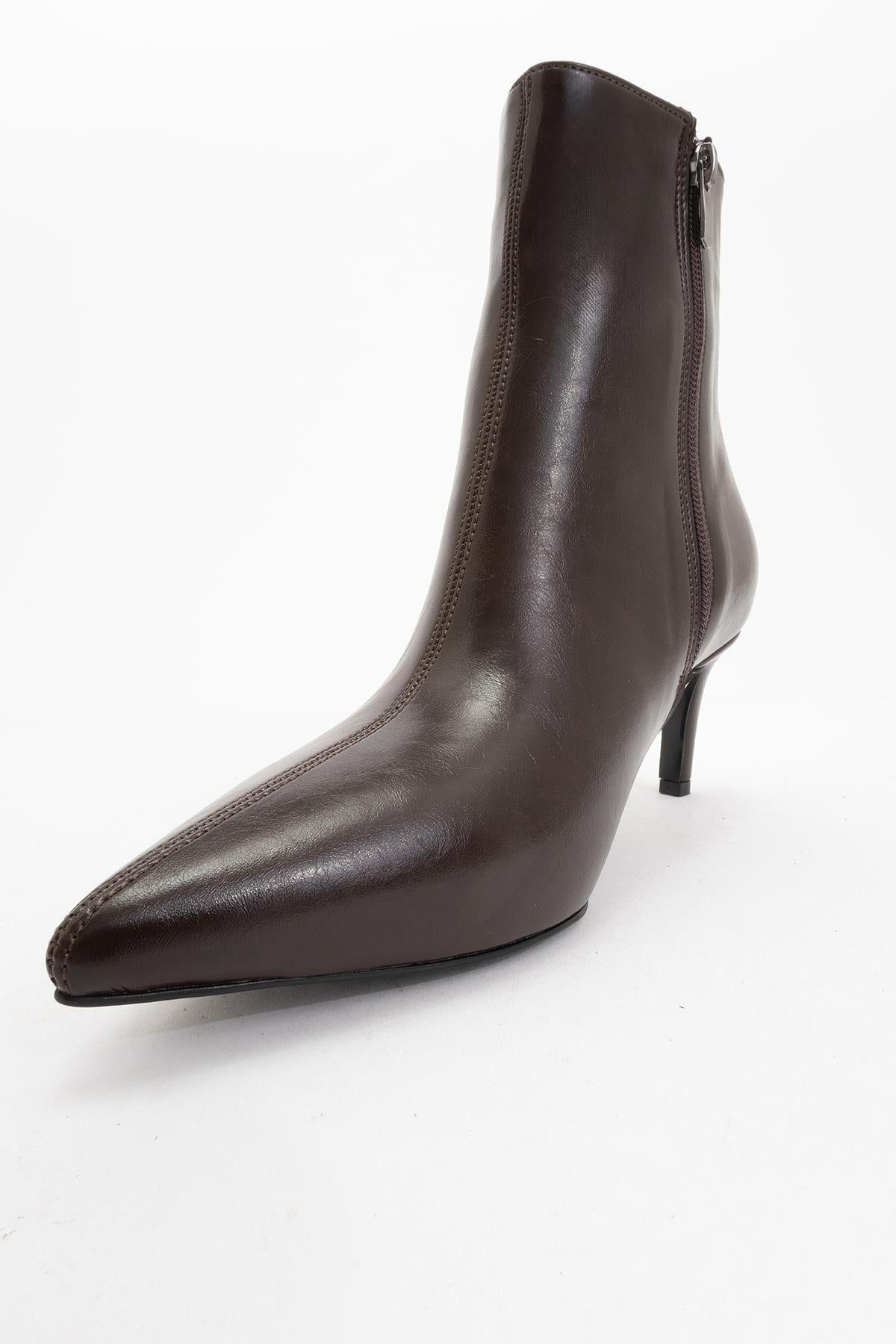 Noya - Brown Pointed Toe Stiletto Heel Boot – detail view showing leather, Vowalisse