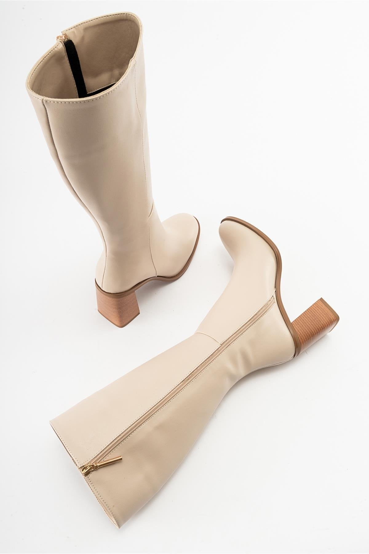 Maranta - Beige Heeled Knee-High Boot – detail view showing leather, Vowalisse