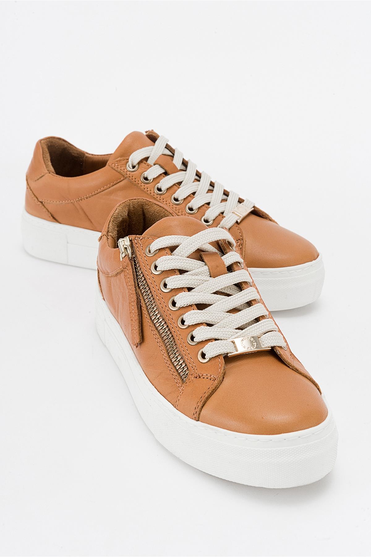 Beryl - Cognac Brown Leather Zip Sneaker – front three-quarter view showing leather, Vowalisse