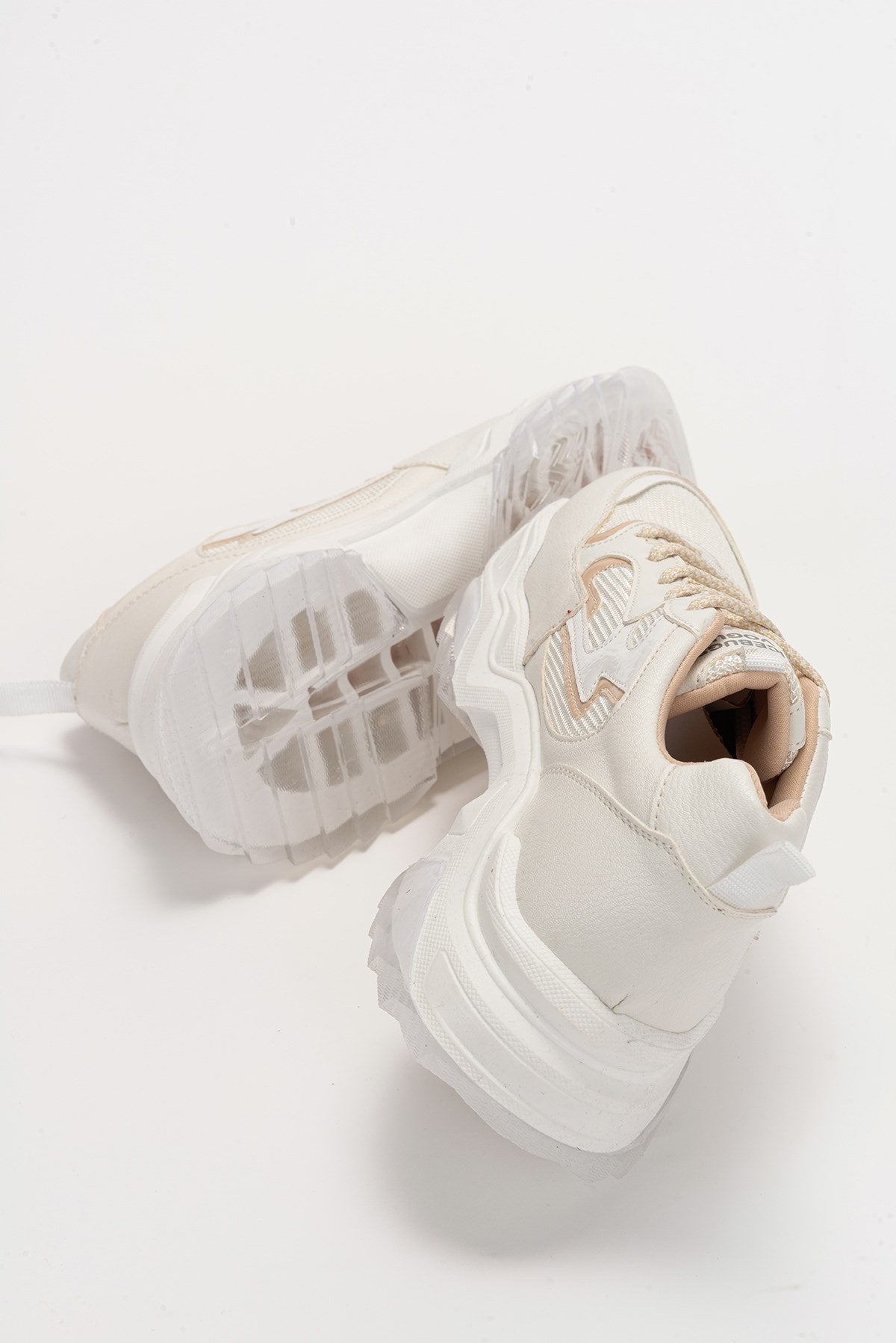 Europa - White Sneaker – back view showing leather, white, Vowalisse