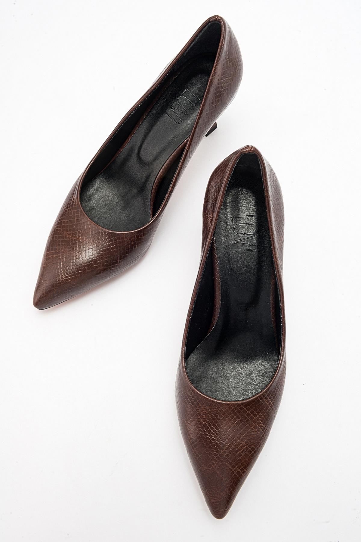 Pedra - Brown Printed Heeled Shoe – detail view showing leather, Vowalisse
