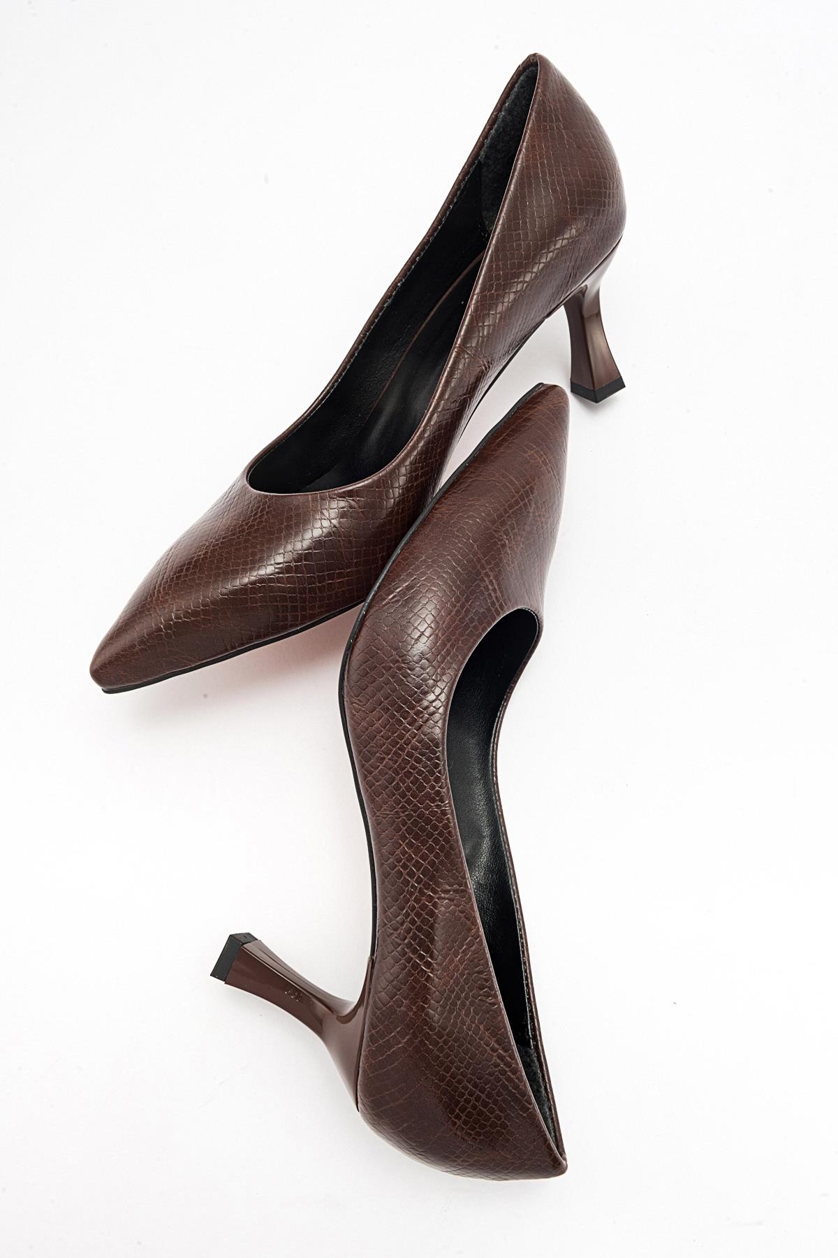 Pedra - Brown Printed Heeled Shoe – heel view showing leather, Vowalisse