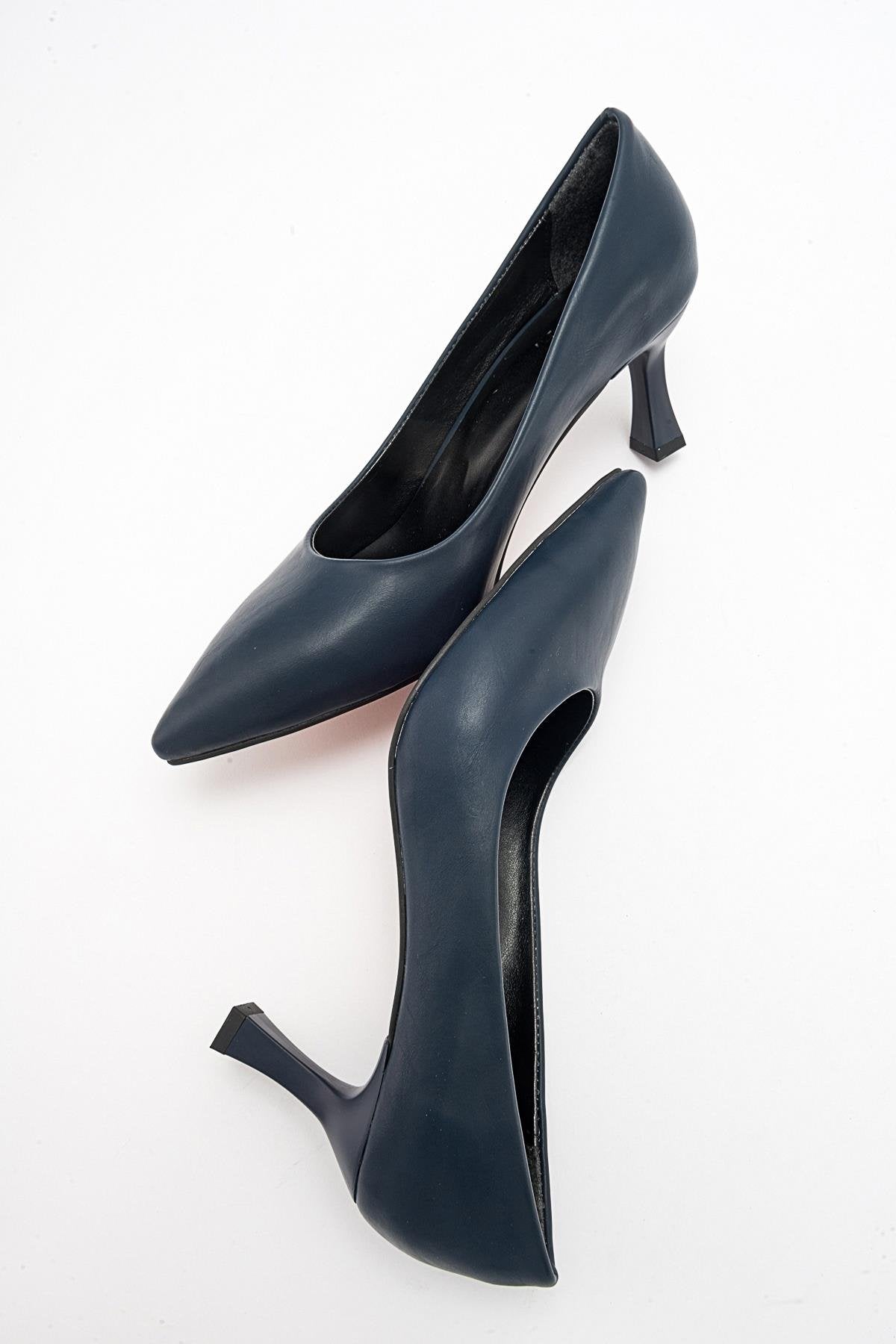 Pedra - Navy Heeled Shoe – detail view showing leather, Vowalisse