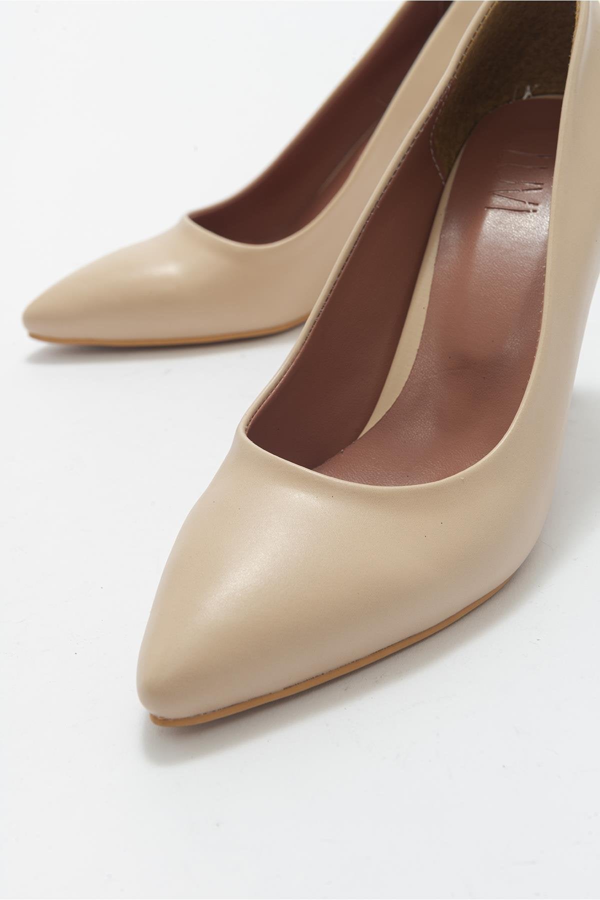 620 - Nude Heeled Shoe – detail view showing nude, Vowalisse