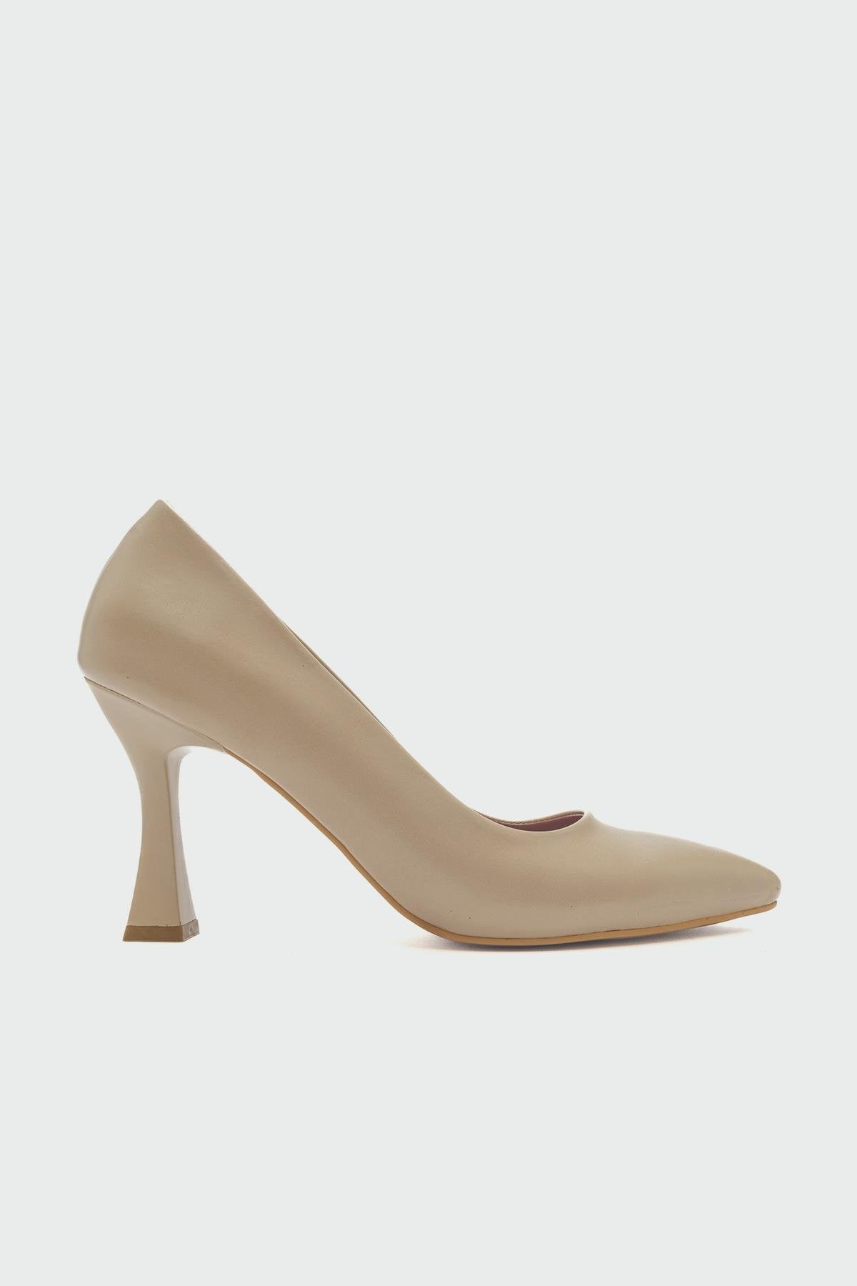 620 - Nude Heeled Shoe – top view showing nude, Vowalisse