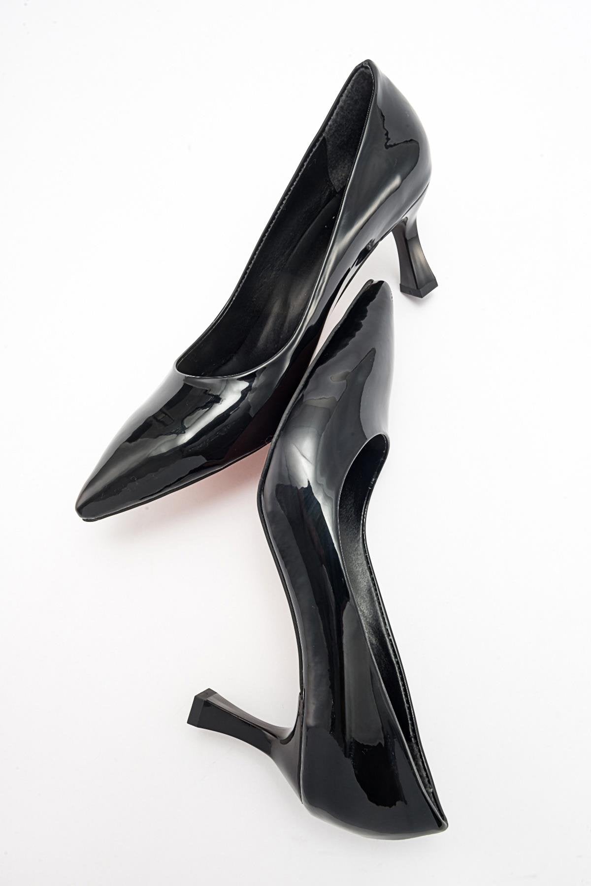 Pedra - Black Heeled Shoe – back view showing leather, black, Vowalisse