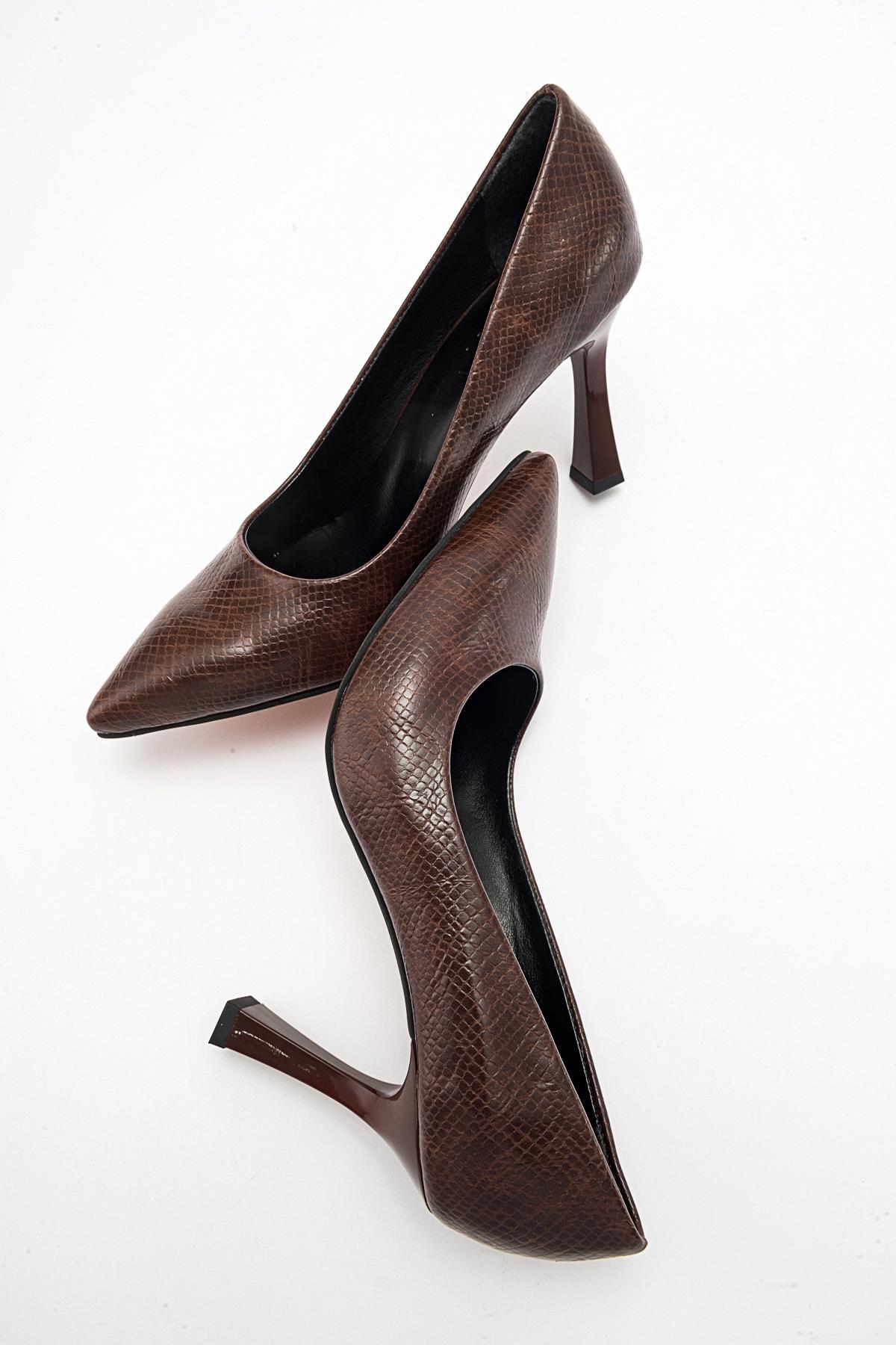 Forest Brown Pointed Toe Pump – heel view showing leather, Vowalisse