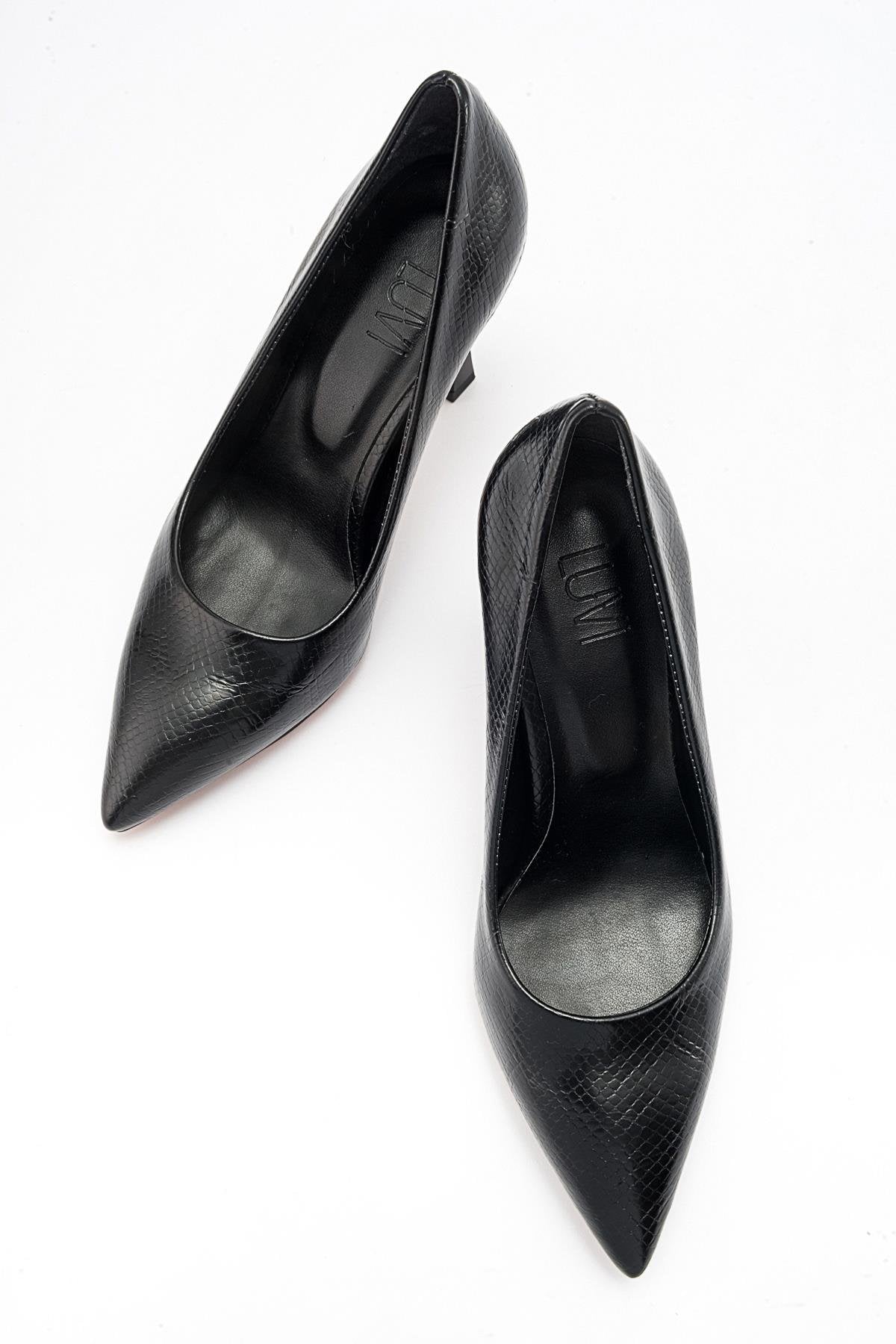 Forest Black Pointed Toe Pump – heel view showing leather, black, Vowalisse