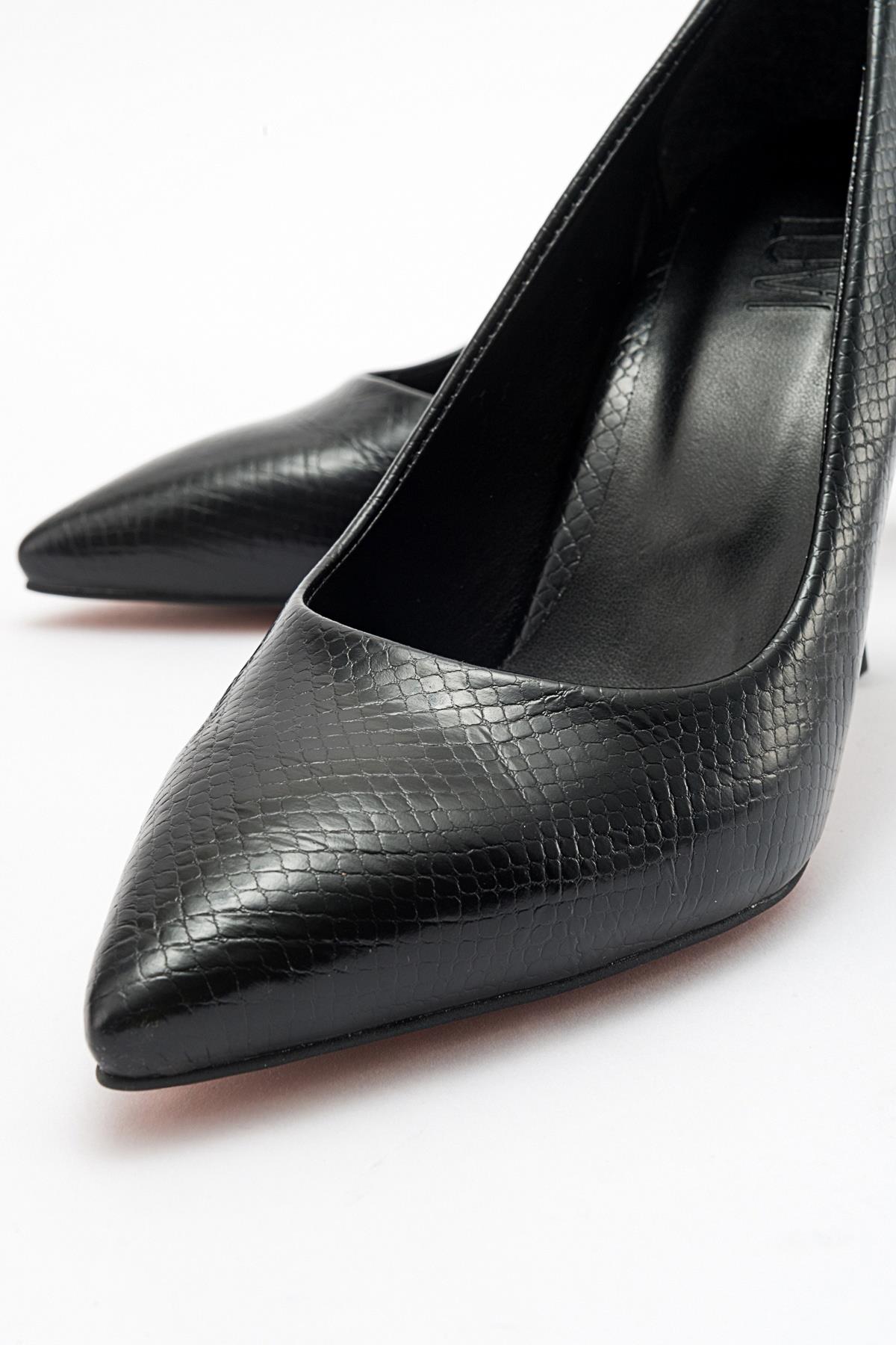 Forest Black Pointed Toe Pump – back view showing leather, black, Vowalisse