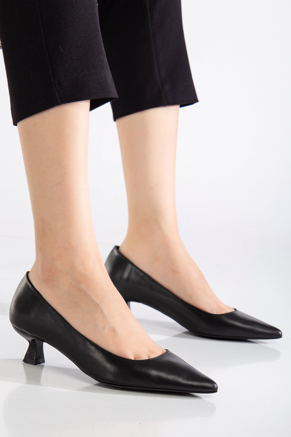 Helly - Black Leather Stiletto Pumps – detail view showing leather, black, red, Vowalisse