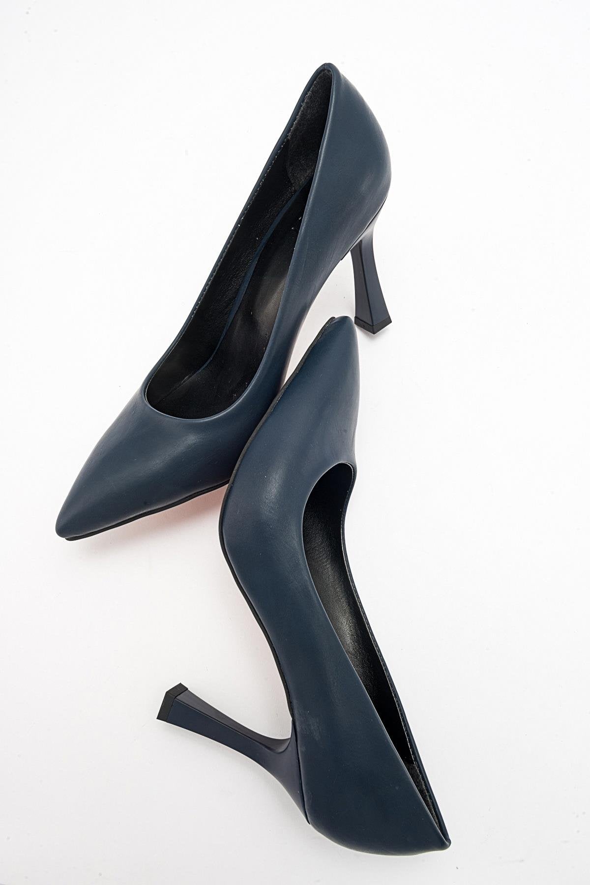 Forest Navy Cilt Pointed Toe Pump – back view showing leather, Vowalisse
