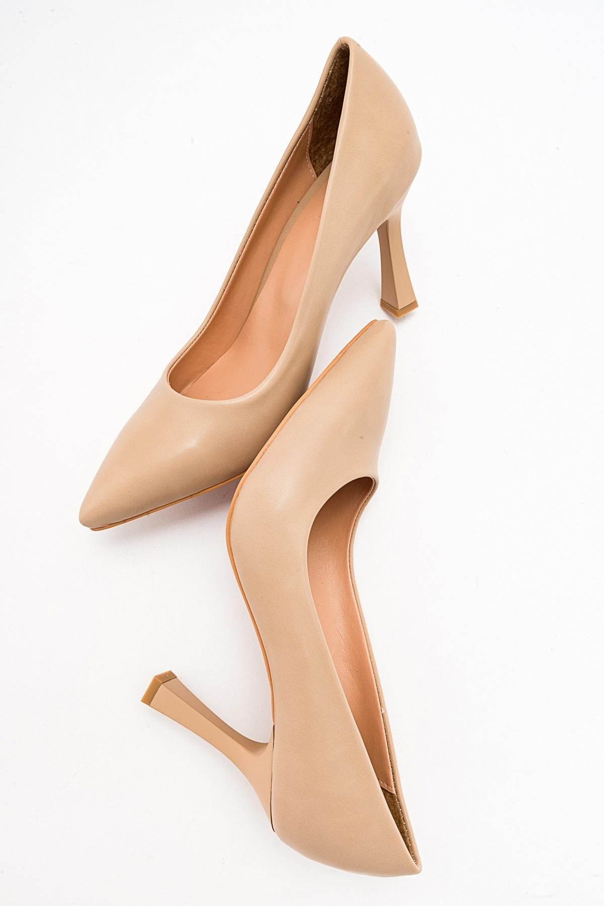 Forest Beige Cilt Pointed Toe Pump – heel view showing leather, Vowalisse
