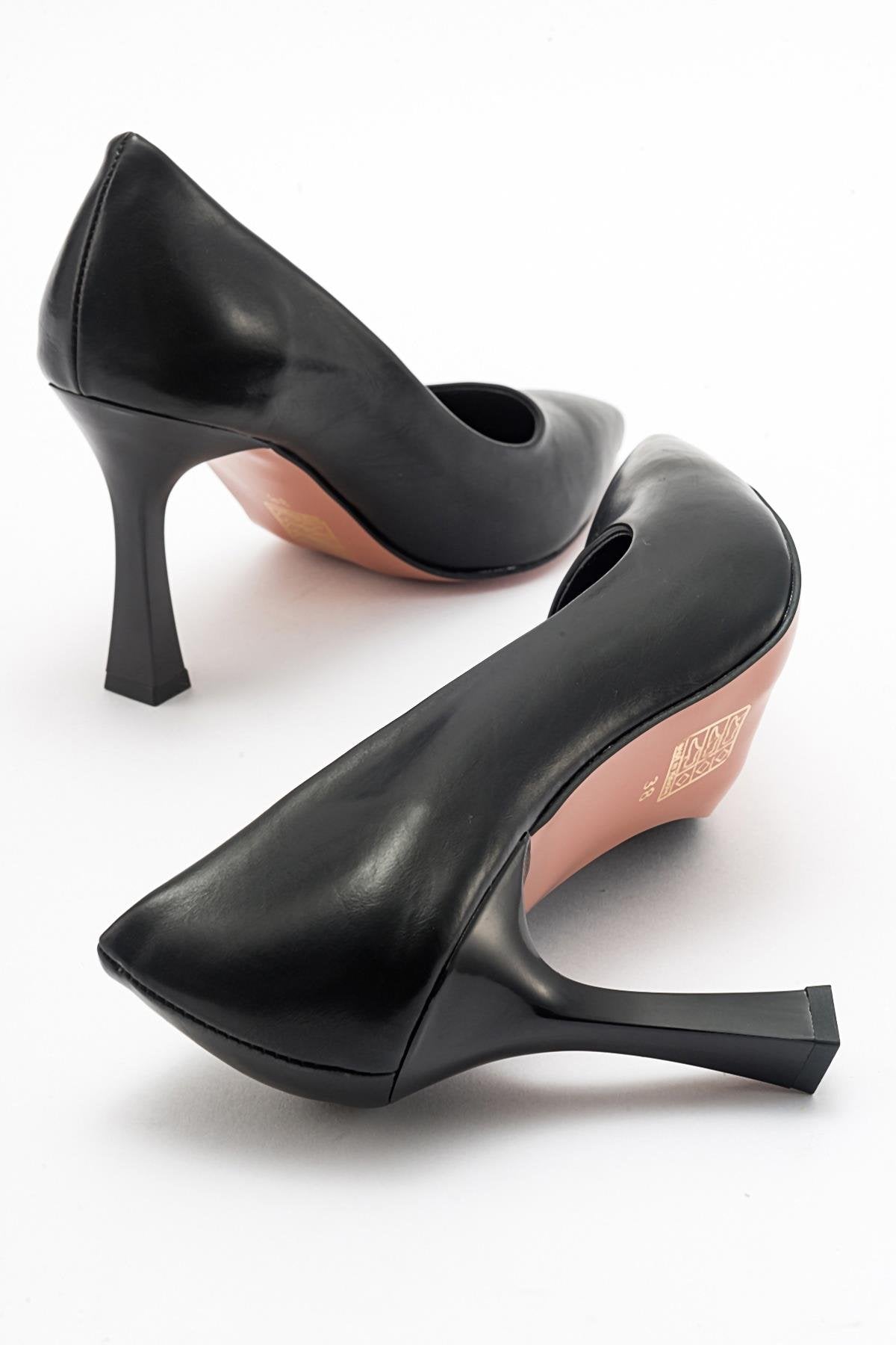 Forest Black Cilt Pointed Toe Pump – side view showing leather, black, Vowalisse