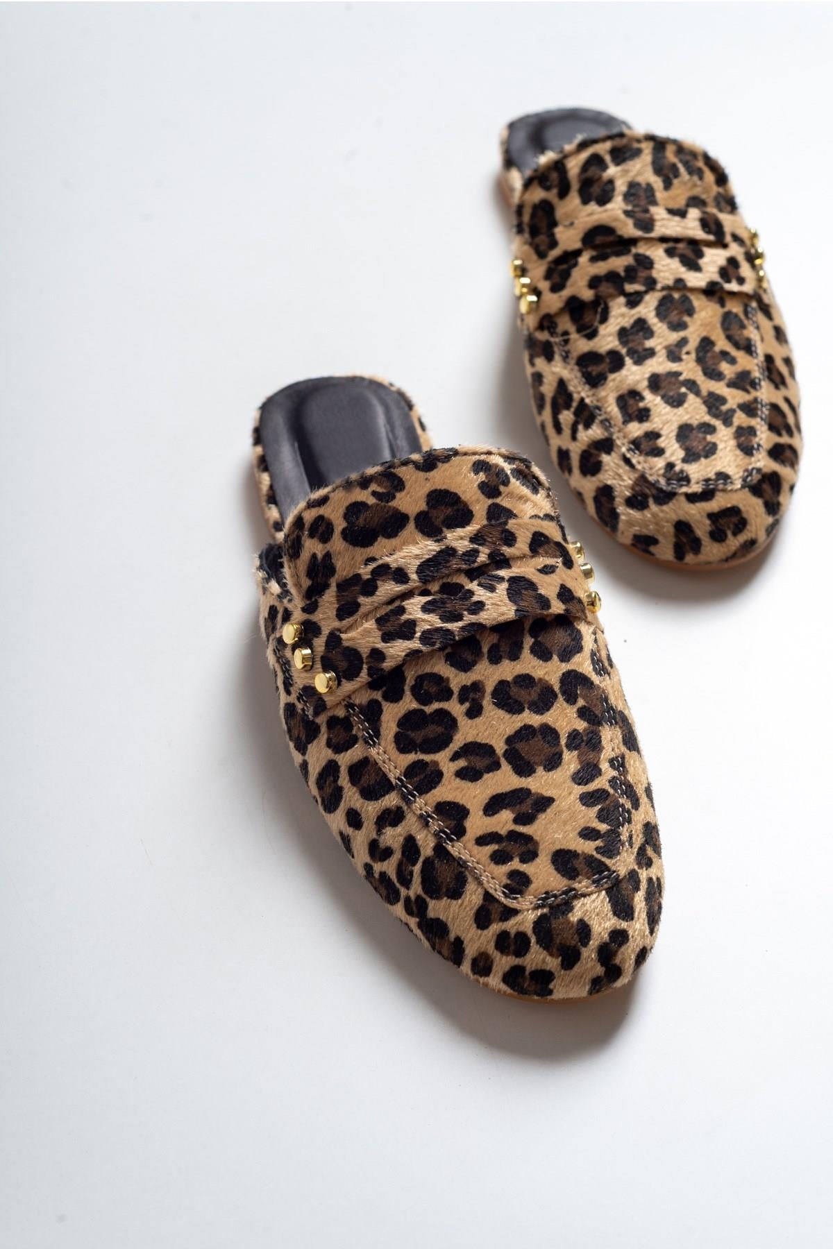 Eleonora - Leopard Print Leather Clogs – side view showing leather, Vowalisse