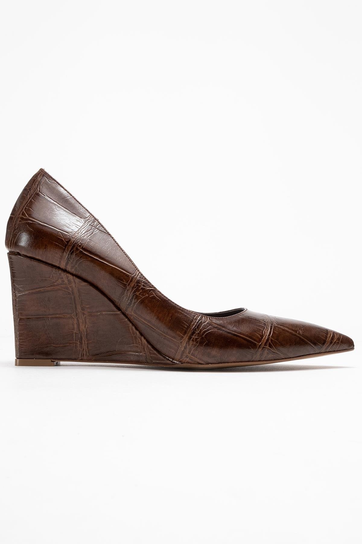 Puera - Tan Croc-Print Pointed Toe Platform Heel Shoe – top view showing leather, Vowalisse