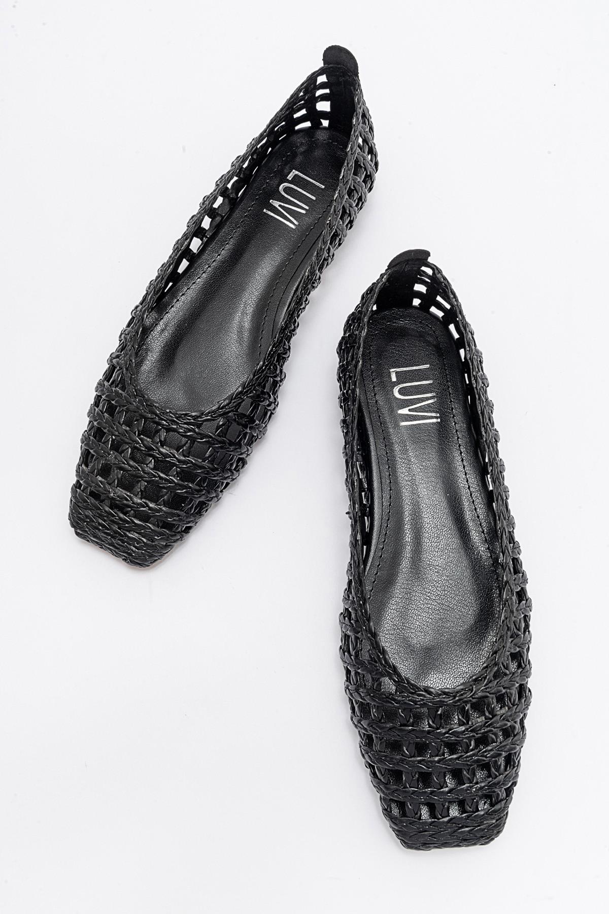 Arcola - Black Knitted Pattern Ballet Flat – side view showing leather, black, Vowalisse