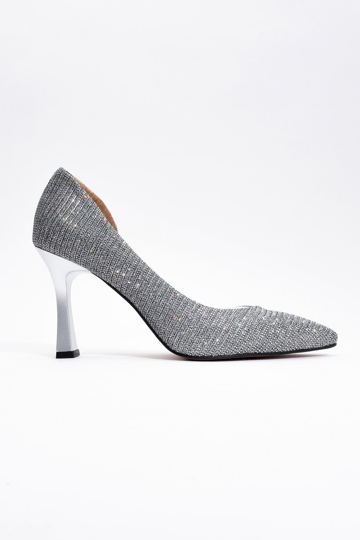 Ursula - Platinum Metallic Heeled Shoe – heel view showing leather, metallic, Vowalisse