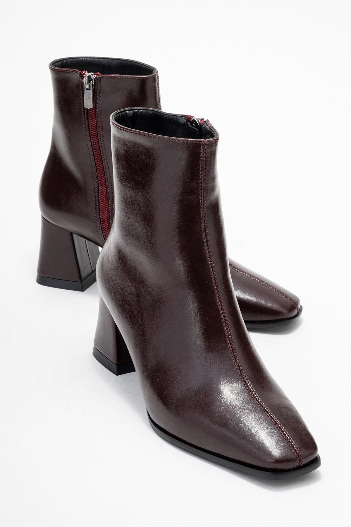 Arven - Burgundy Block Heel Ankle Boot – front three-quarter view showing leather, Vowalisse