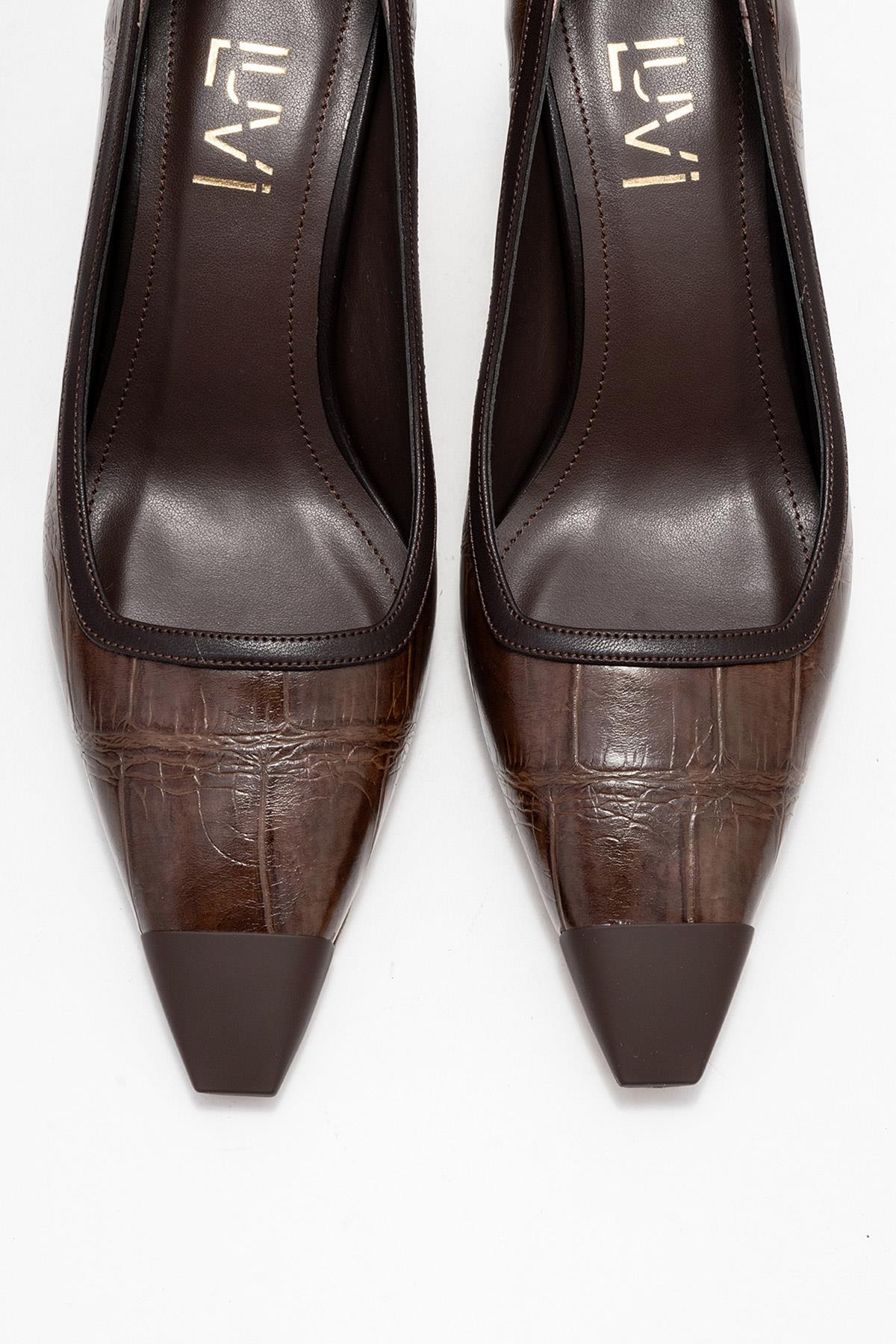 Rona - Tan Pointed Toe Pump – side view showing leather, Vowalisse