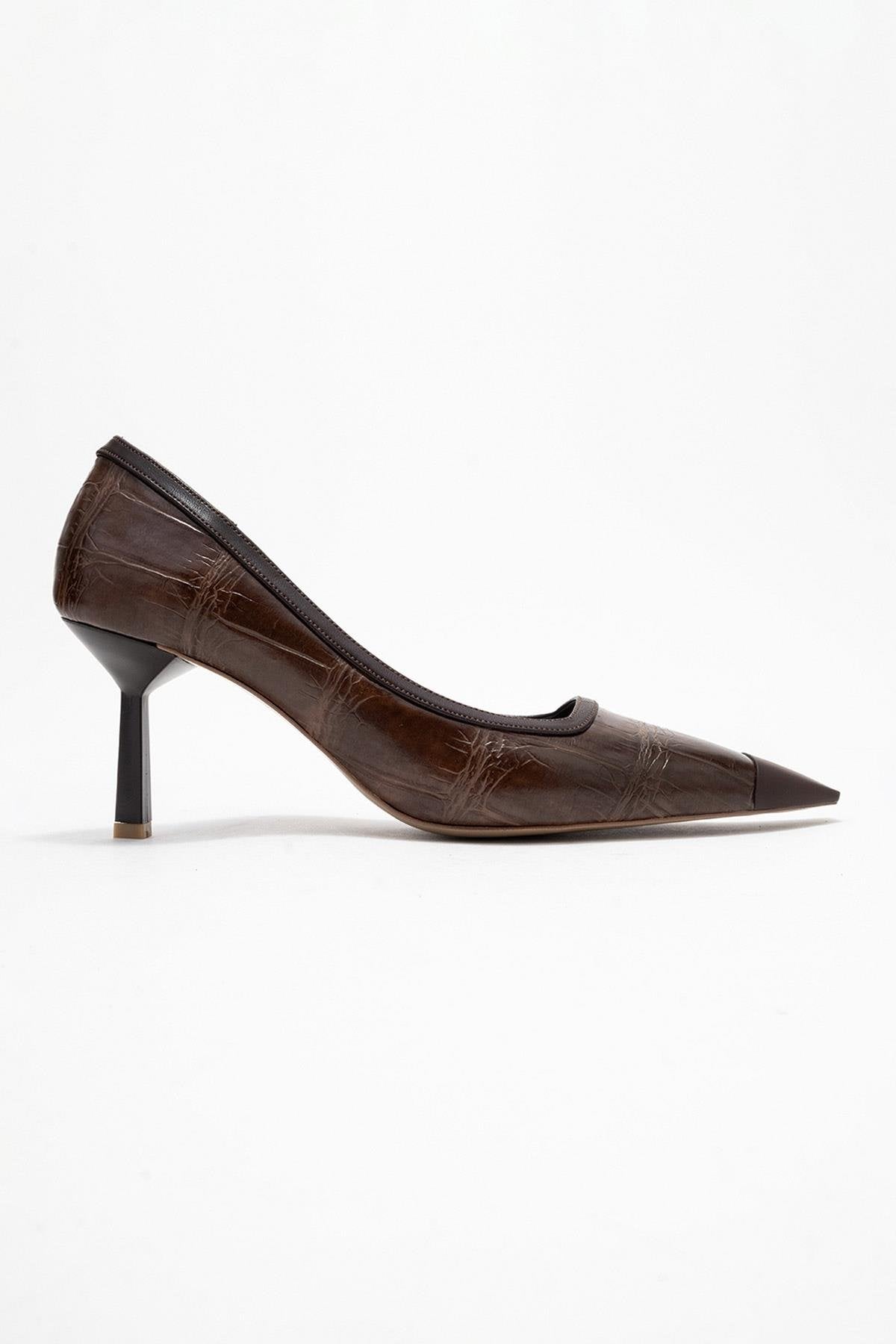 Rona - Tan Pointed Toe Pump – top view showing leather, Vowalisse