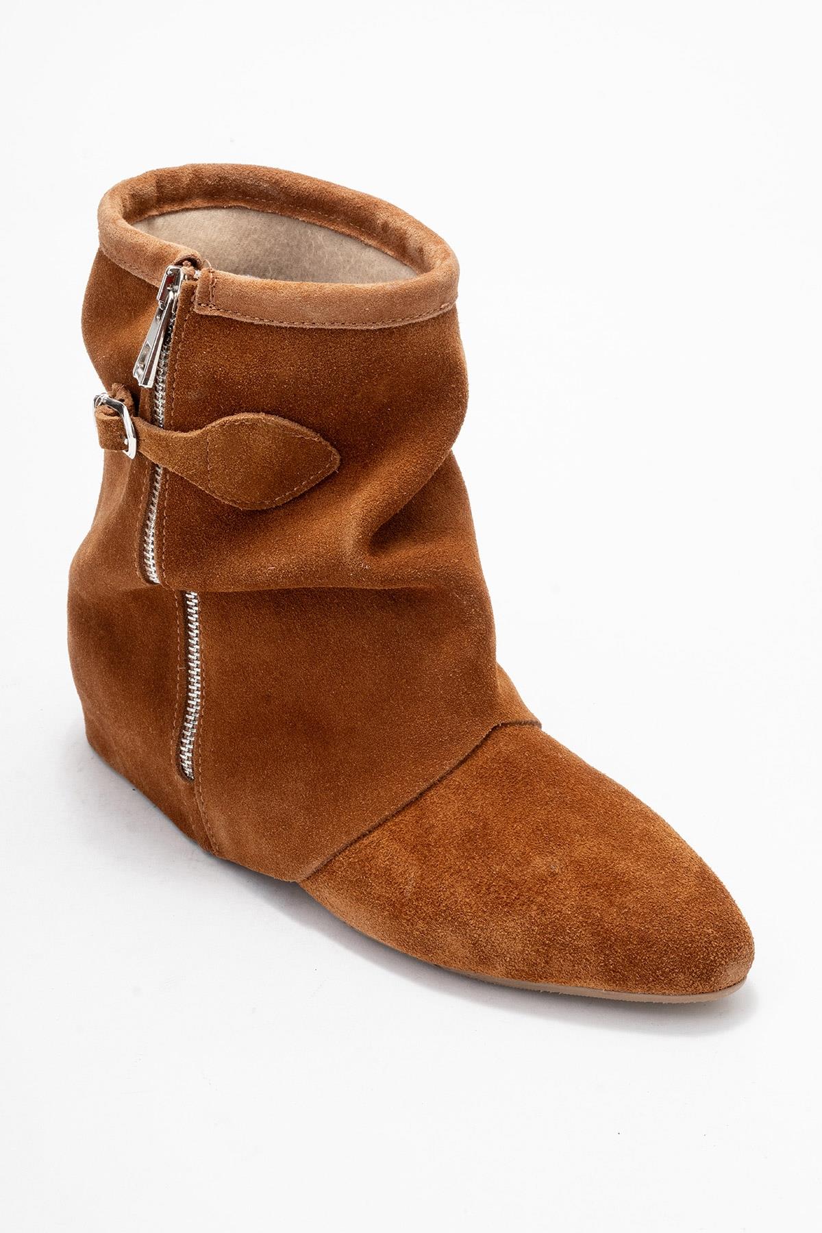 Noar - Cognac Genuine Leather Ruched Zip Boot – detail view showing leather, suede, Vowalisse