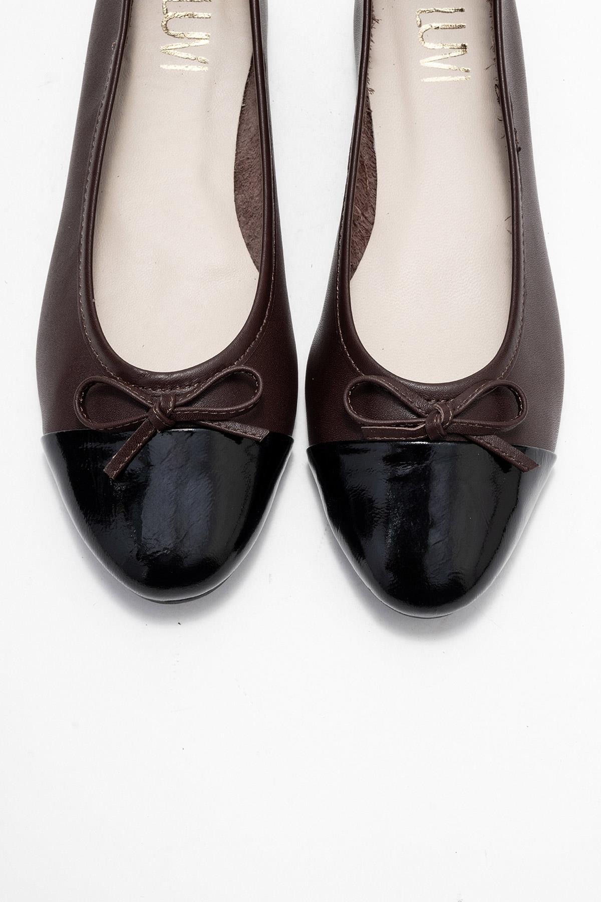 Jens - Black Genuine Leather Bow Ballet Flat – side view showing bow, leather, black, Vowalisse