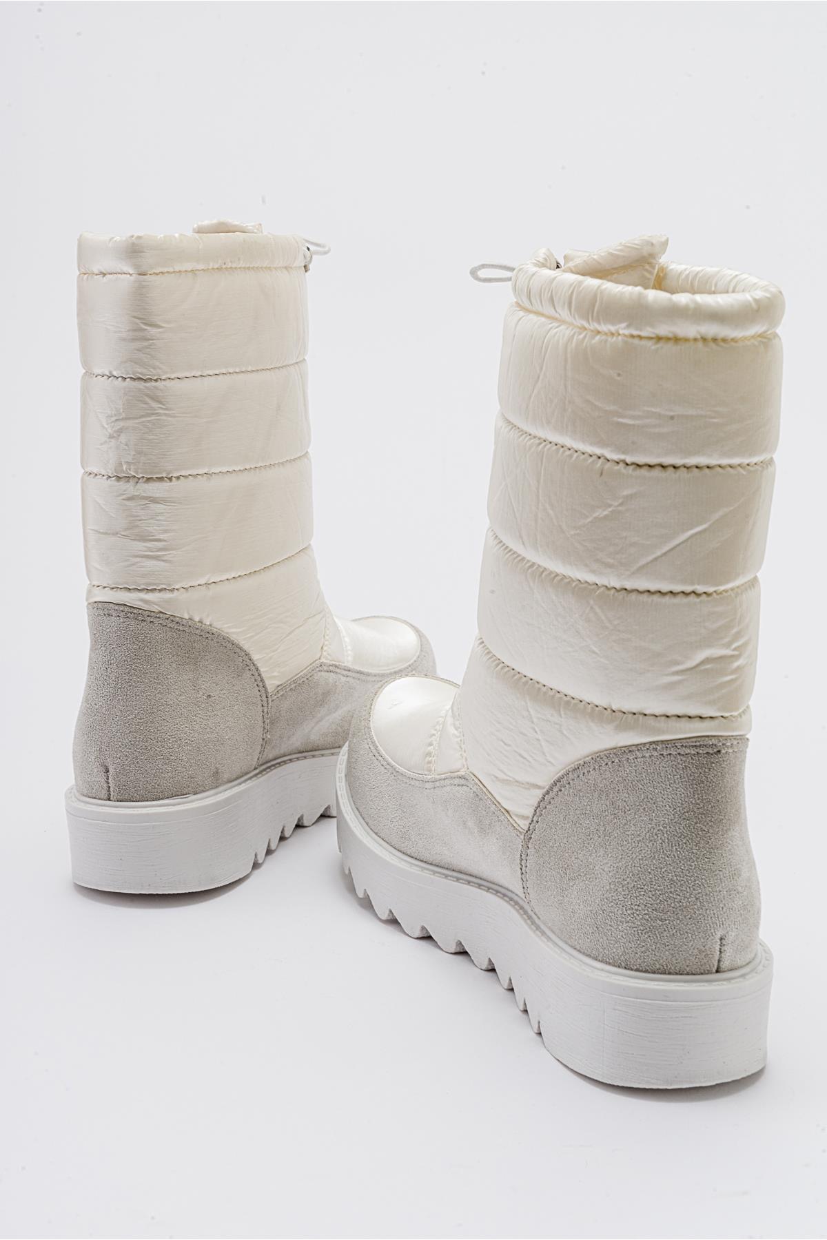 Vay - White Zip-Up Snow Boot – heel view showing leather, white, Vowalisse