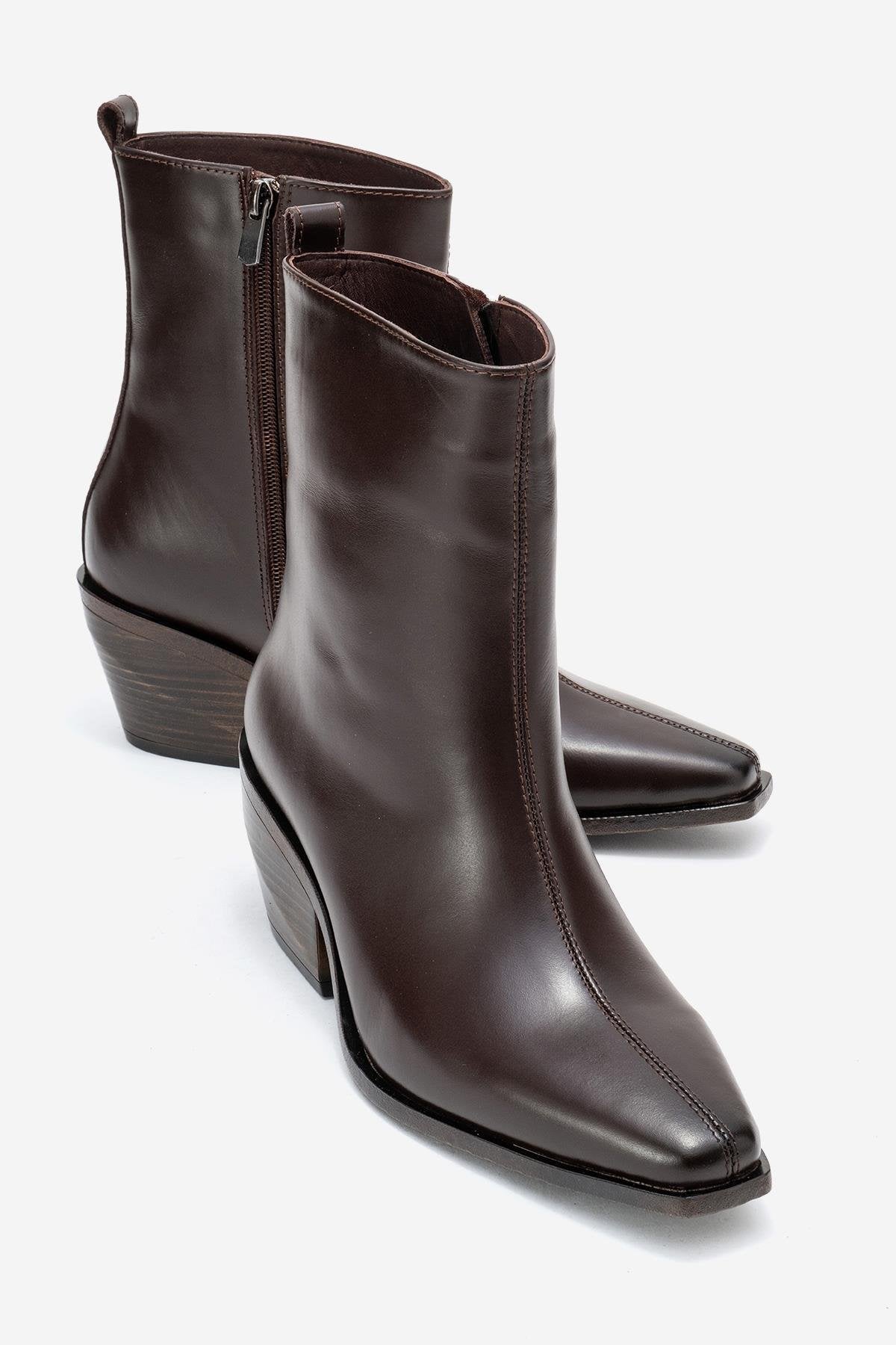 Lexia - Brown Genuine Leather Western Boot – front three-quarter view showing leather, Vowalisse