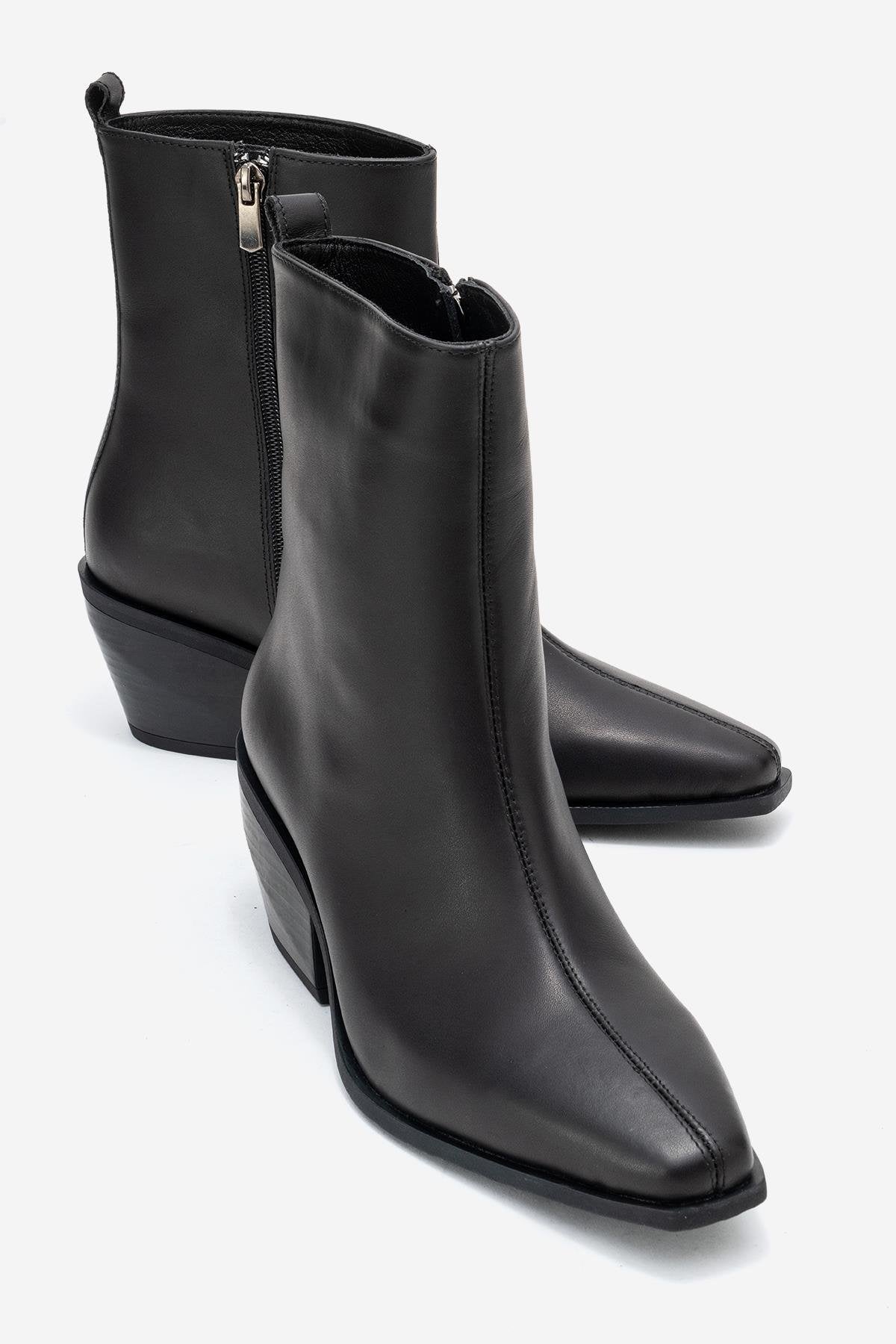 Lexia - Black Genuine Leather Western Boot – front three-quarter view showing leather, black, Vowalisse