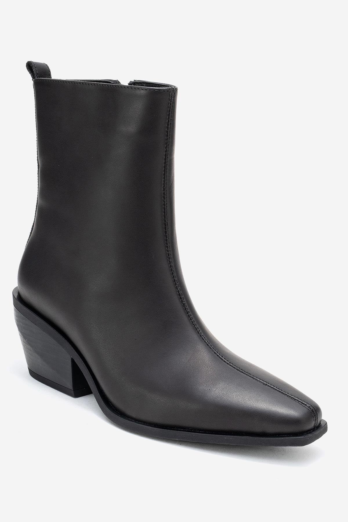 Lexia - Black Genuine Leather Western Boot – detail view showing leather, black, Vowalisse
