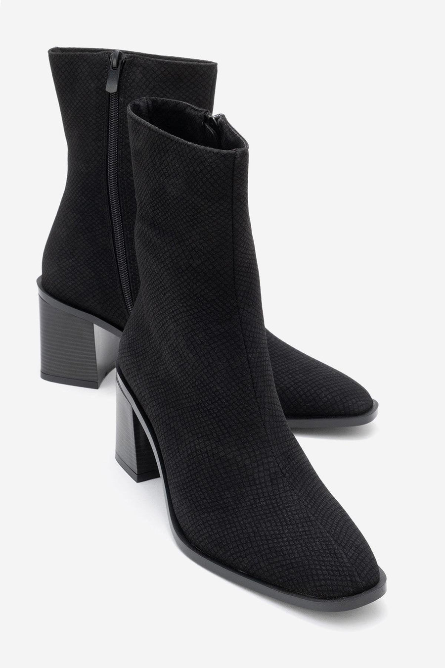 Chara - Black Patterned Block Heel Boot