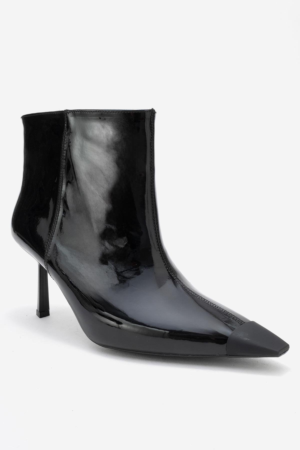 Rassel - Black Patent Pointed Toe Slim Heel Boot – detail view showing leather, black, Vowalisse
