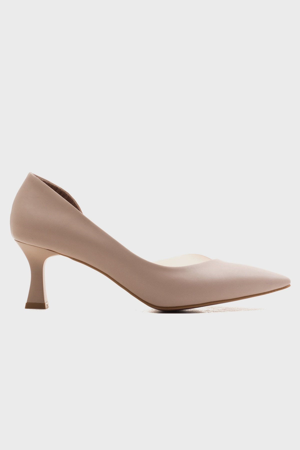 Vera Tan Pointed Toe Pump – back view showing leather, Vowalisse