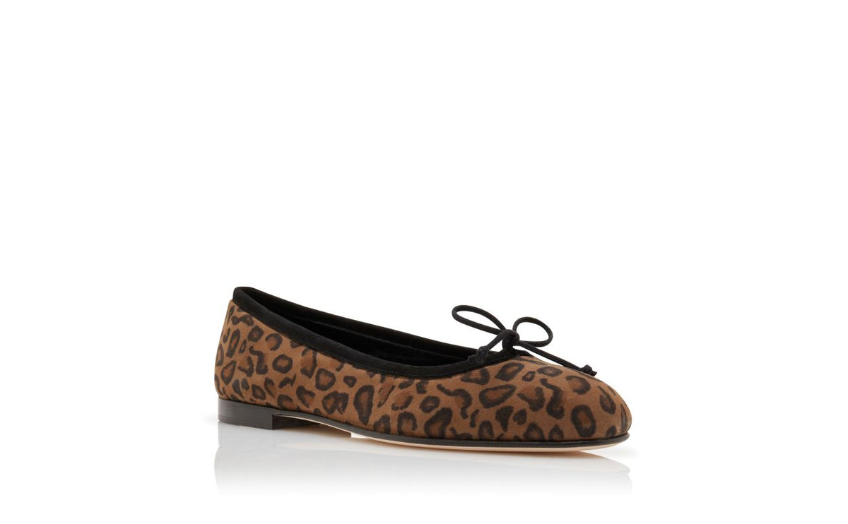 Camellia Élan Brown Bow Detail Pumps – top view showing brown bow detail, round toe, suede, Vowalisse