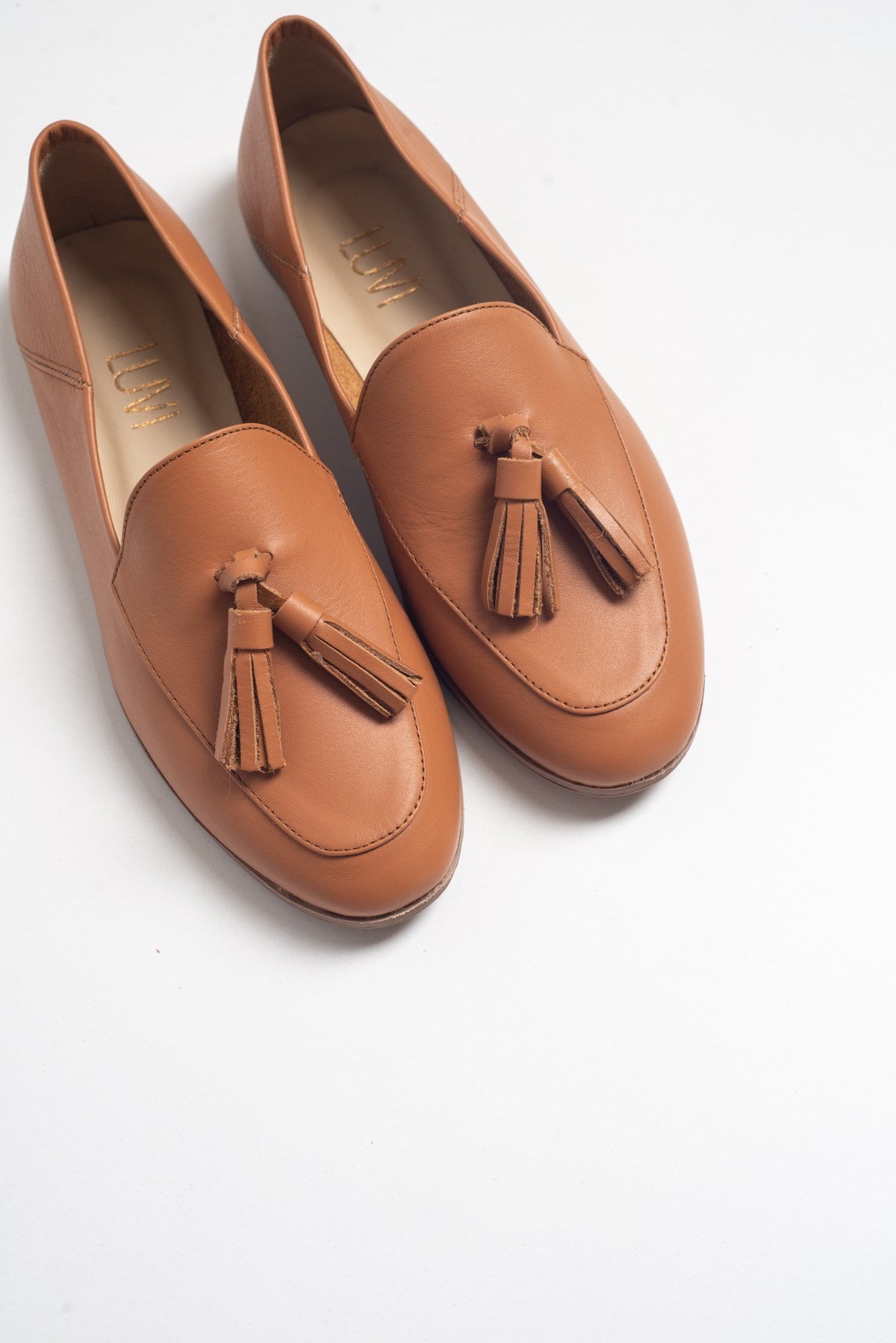 F04 - Cognac Genuine Leather Tassel Loafer – heel view showing leather, Vowalisse