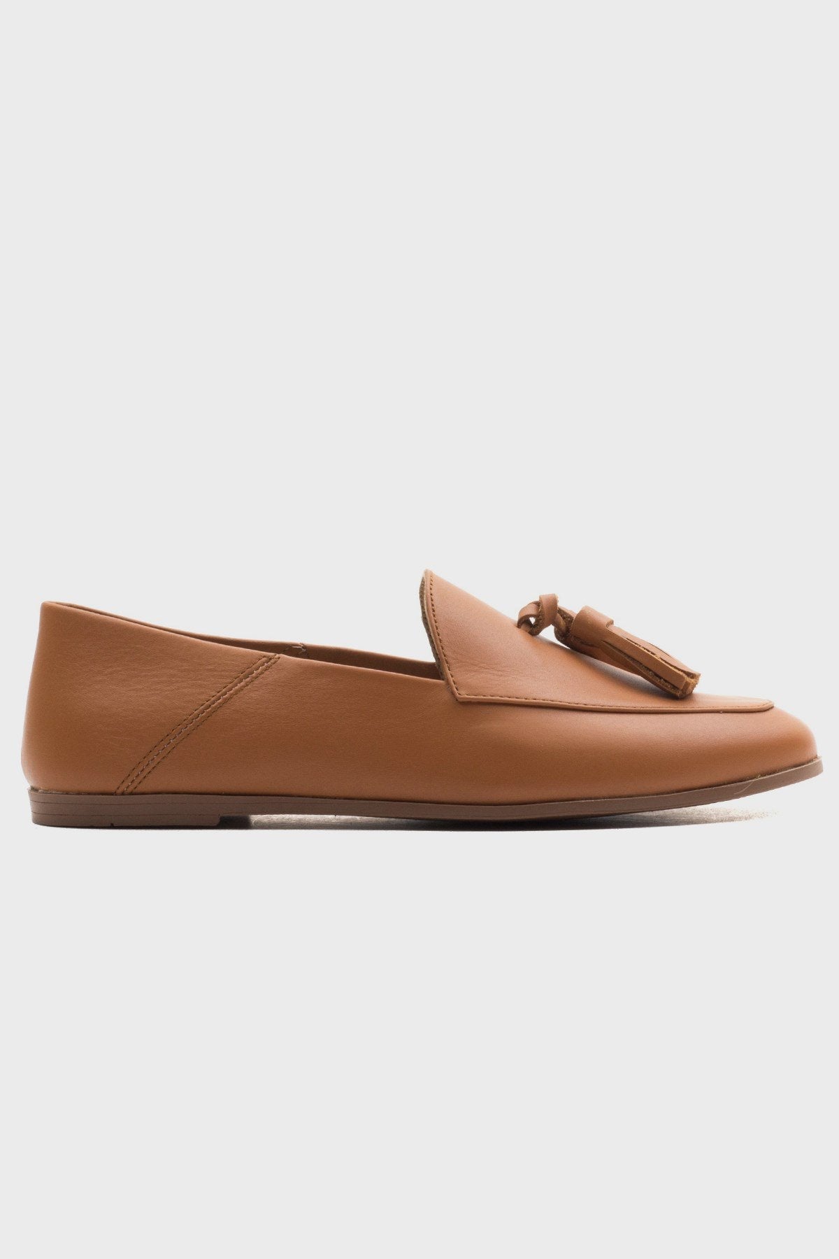 F04 - Cognac Genuine Leather Tassel Loafer – back view showing leather, Vowalisse