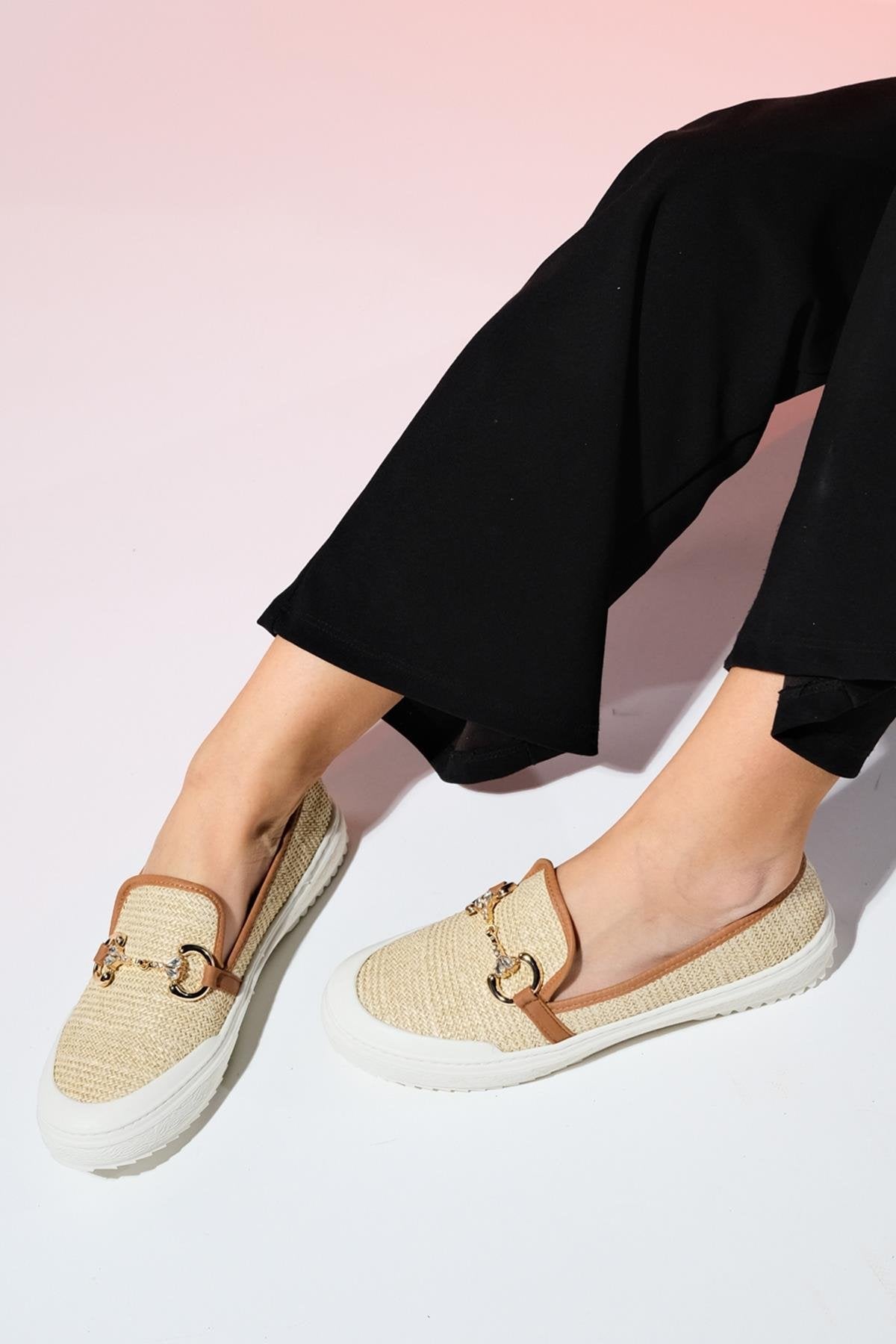 Barcelos - Beige Straw Buckle Loafer – heel view showing leather, Vowalisse