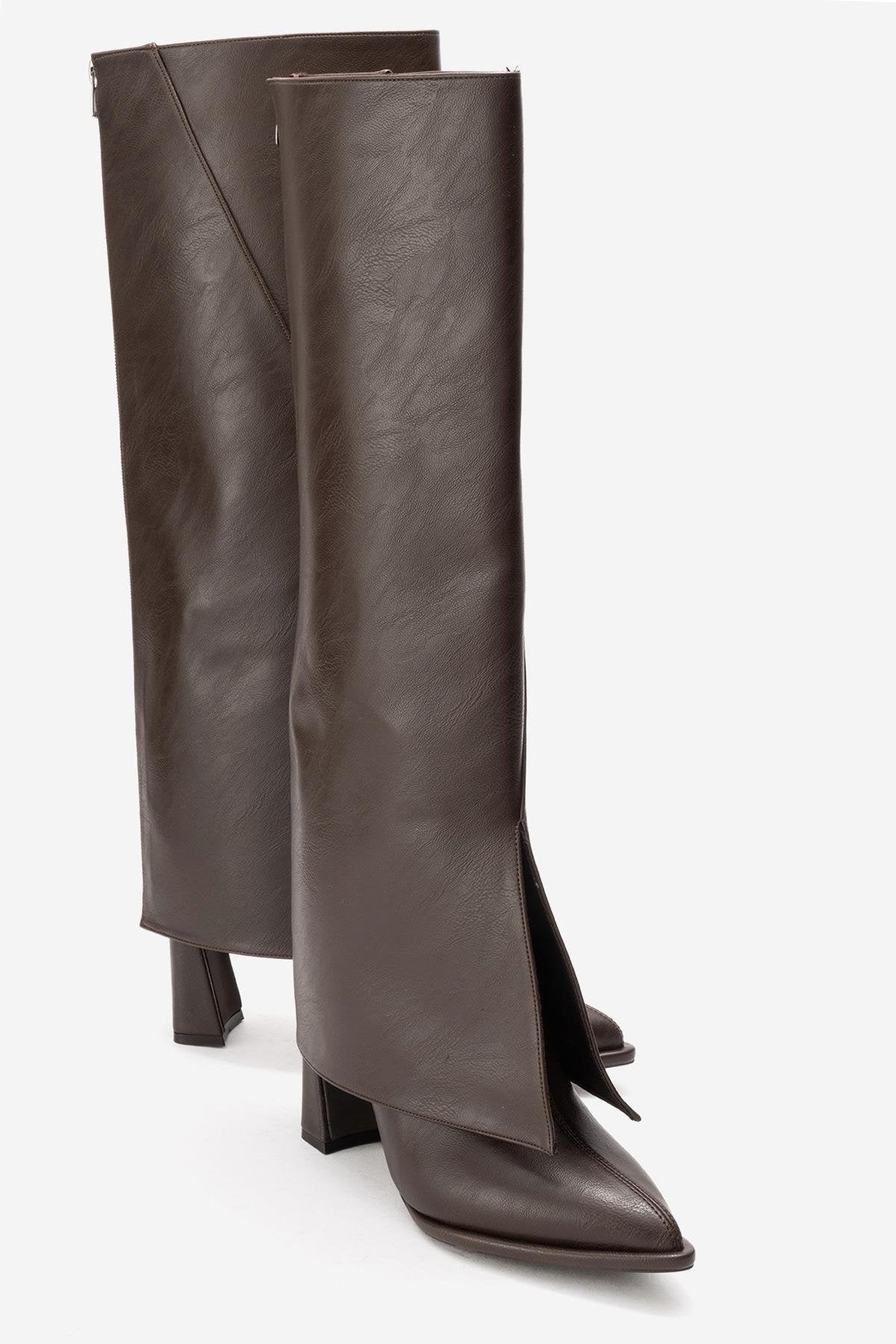 AJA - Brown Block Heel Boot – front three-quarter view showing leather, Vowalisse