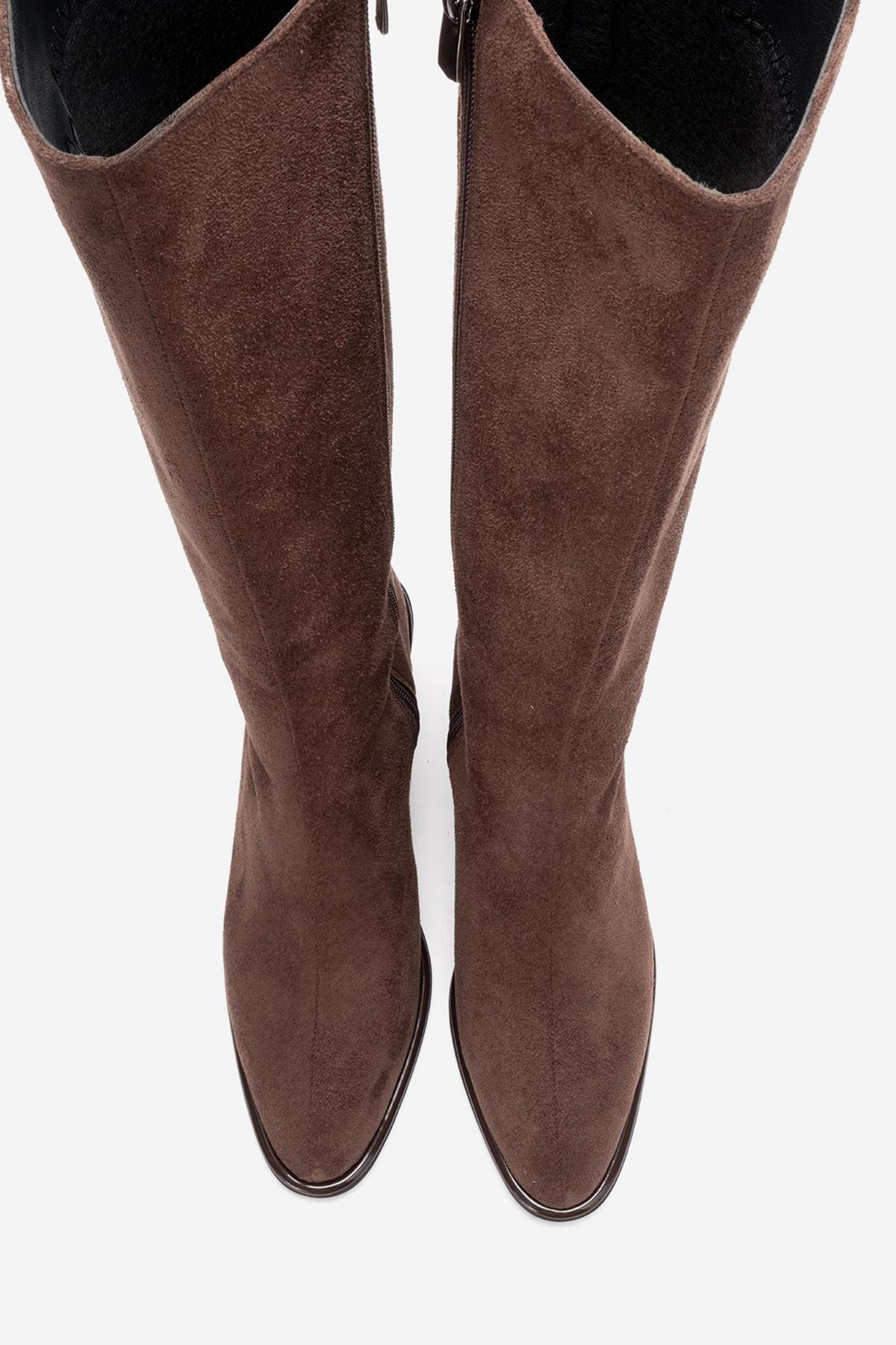 PARADIS - Brown Block Heel Boot – heel view showing suede, red, Vowalisse