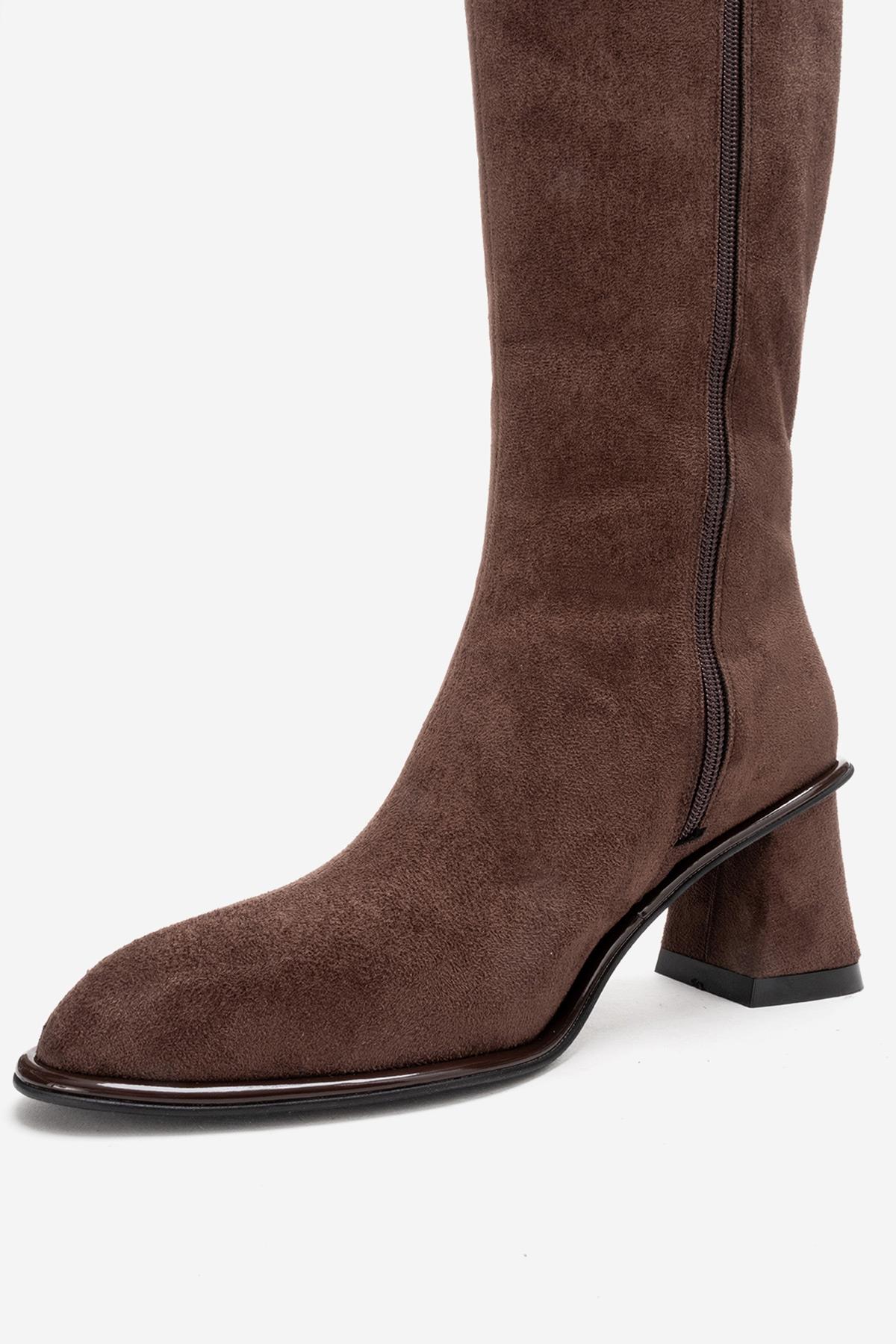 PARADIS - Brown Block Heel Boot – pair view showing suede, red, Vowalisse