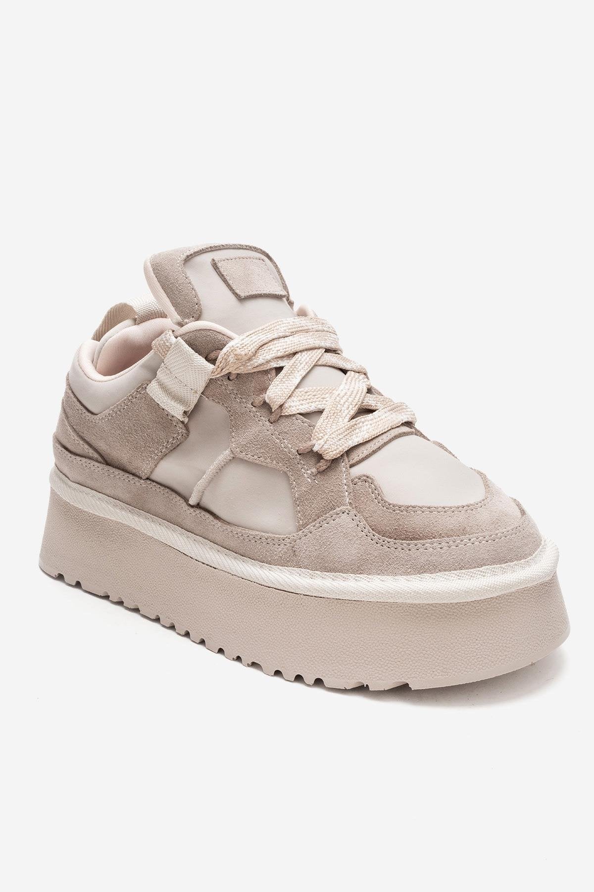 RIVEN - Beige Genuine Leather Platform Sneaker – detail view showing leather, suede, Vowalisse